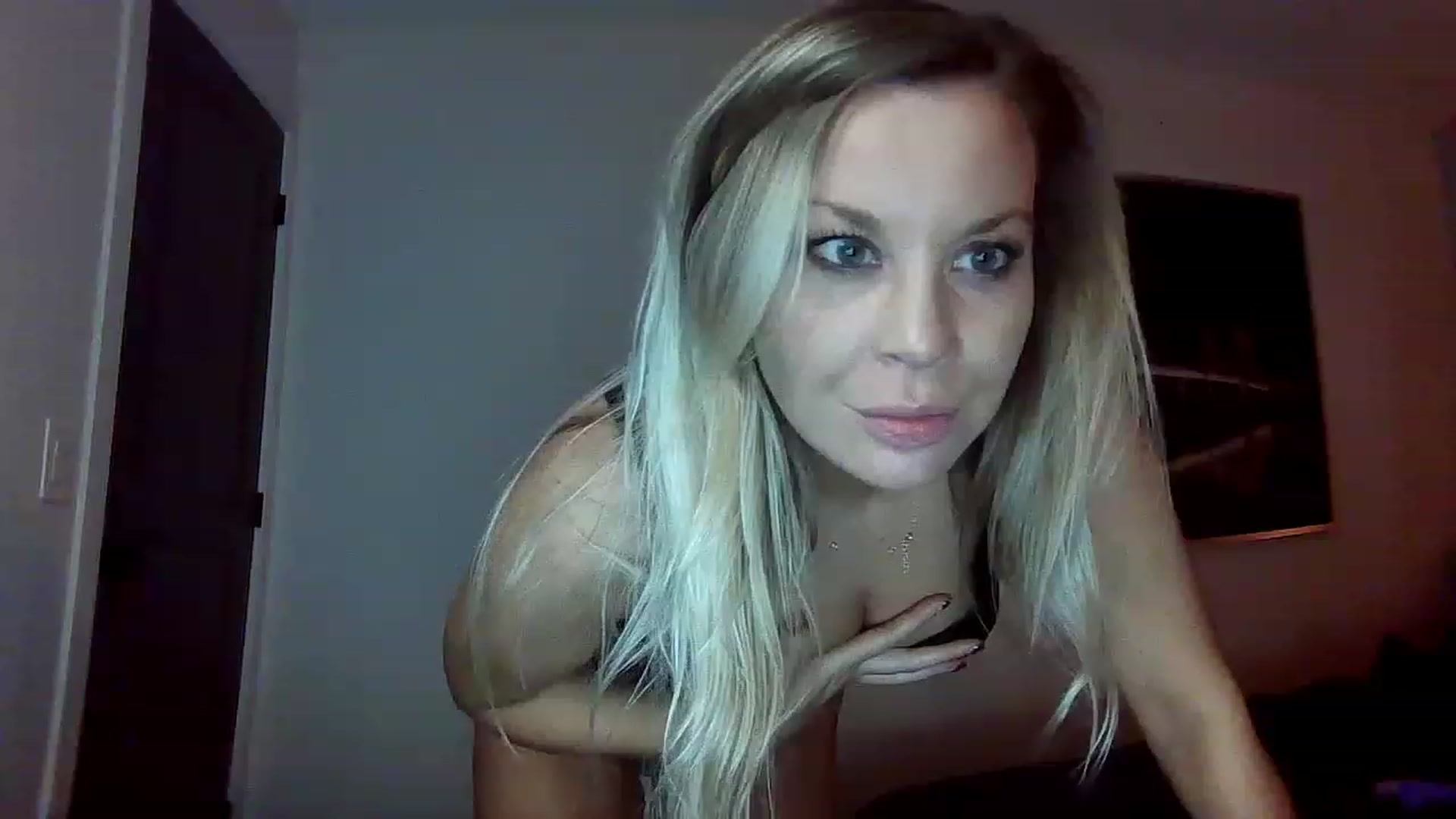 Gallery image thumbnail from Blondgrllexi's myfreecams stream on, 12/30/2022, 10:42 image 16 of 20