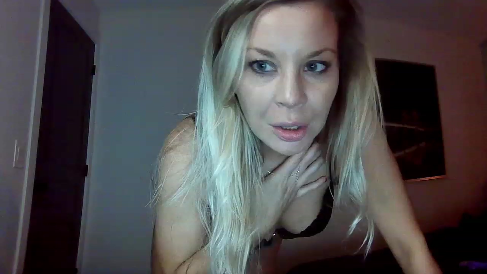 Gallery image thumbnail from Blondgrllexi's myfreecams stream on, 12/30/2022, 10:42 image 15 of 20