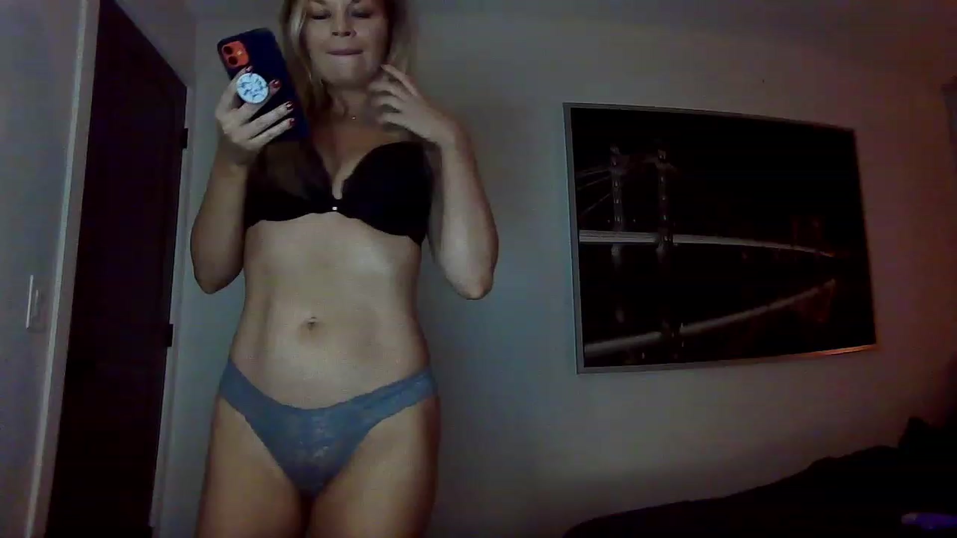 Gallery image thumbnail from Blondgrllexi's myfreecams stream on, 12/30/2022, 10:42 image 20 of 20