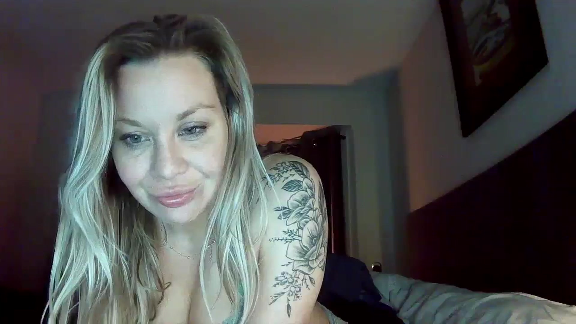 Gallery image thumbnail from Blondgrllexi's myfreecams stream on, 08/27/2023, 12:18 image 10 of 20