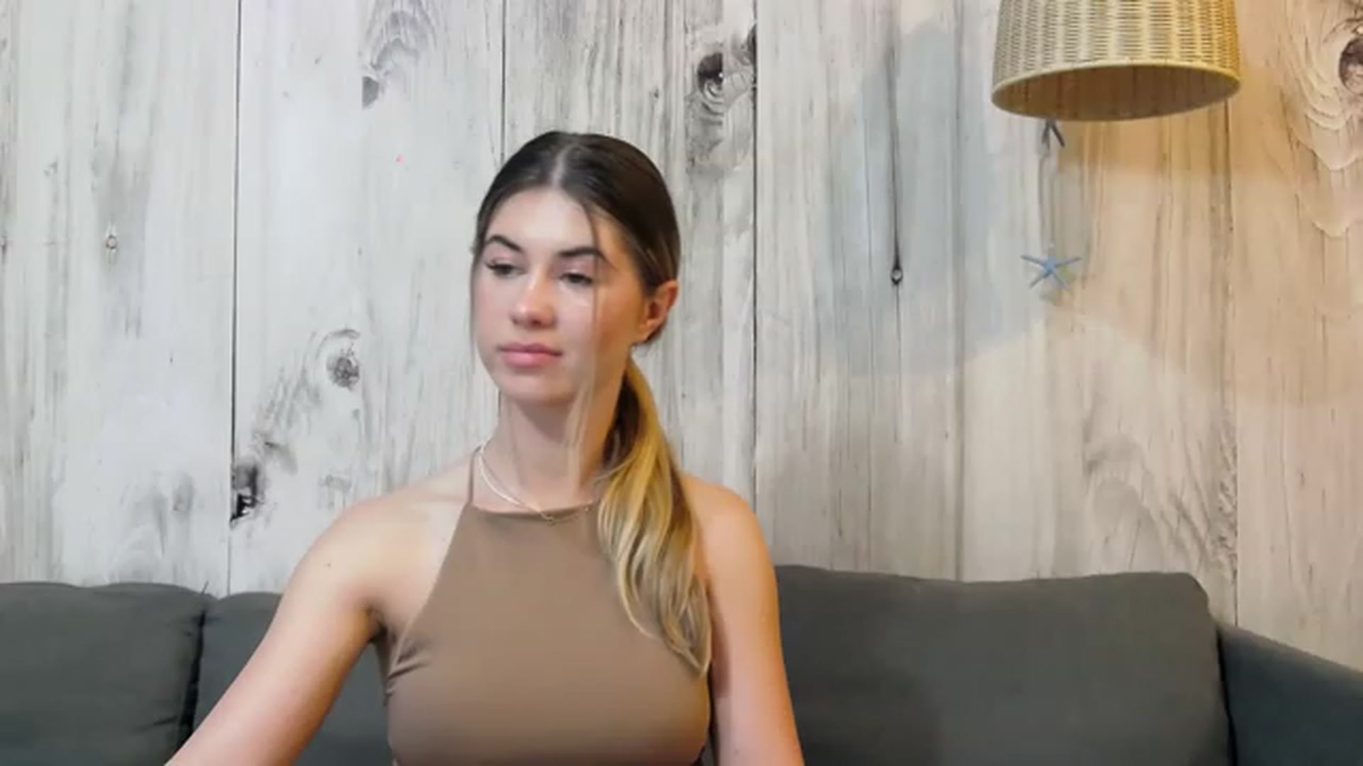 Gallery image thumbnail from BlondieElla's myfreecams stream on, 11/19/2022, 15:05 image 6 of 20