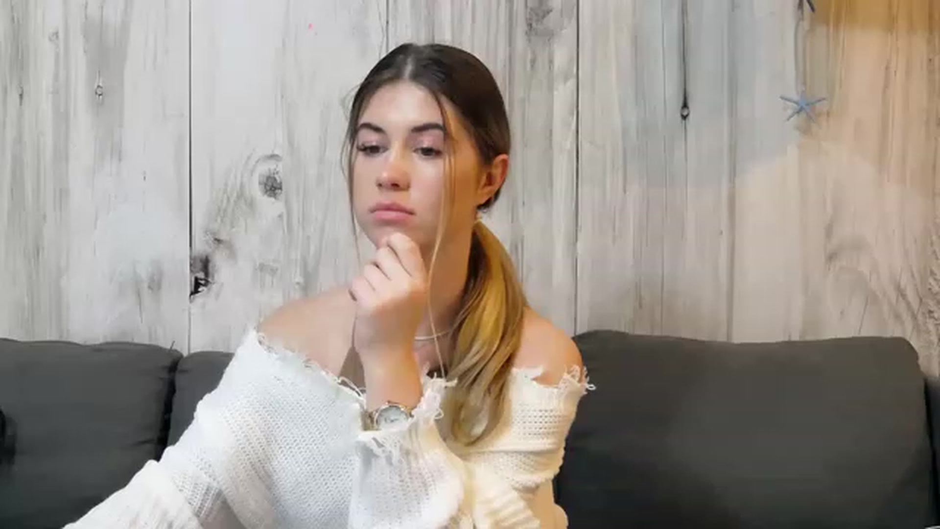 Gallery image thumbnail from BlondieElla's myfreecams stream on, 11/19/2022, 16:14 image 9 of 20
