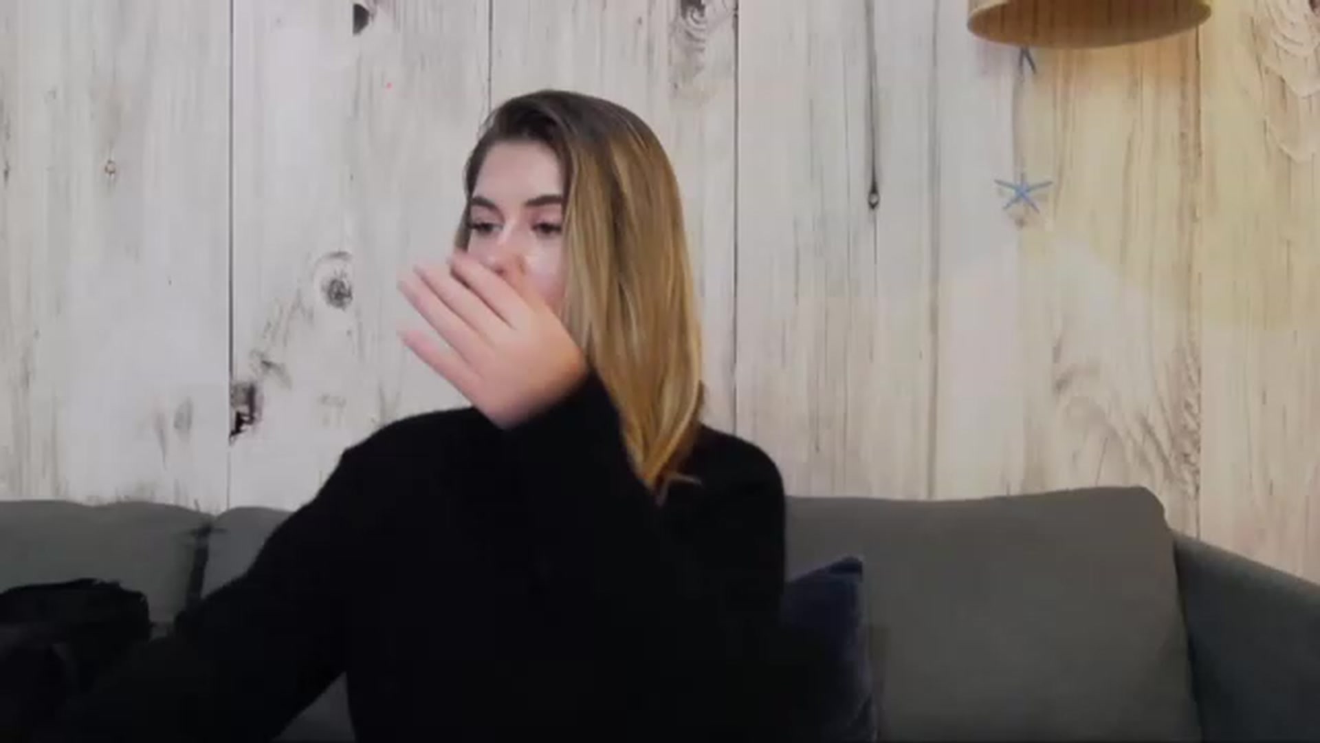 Gallery image thumbnail from BlondieElla's myfreecams stream on, 11/20/2022, 20:21 image 1 of 20