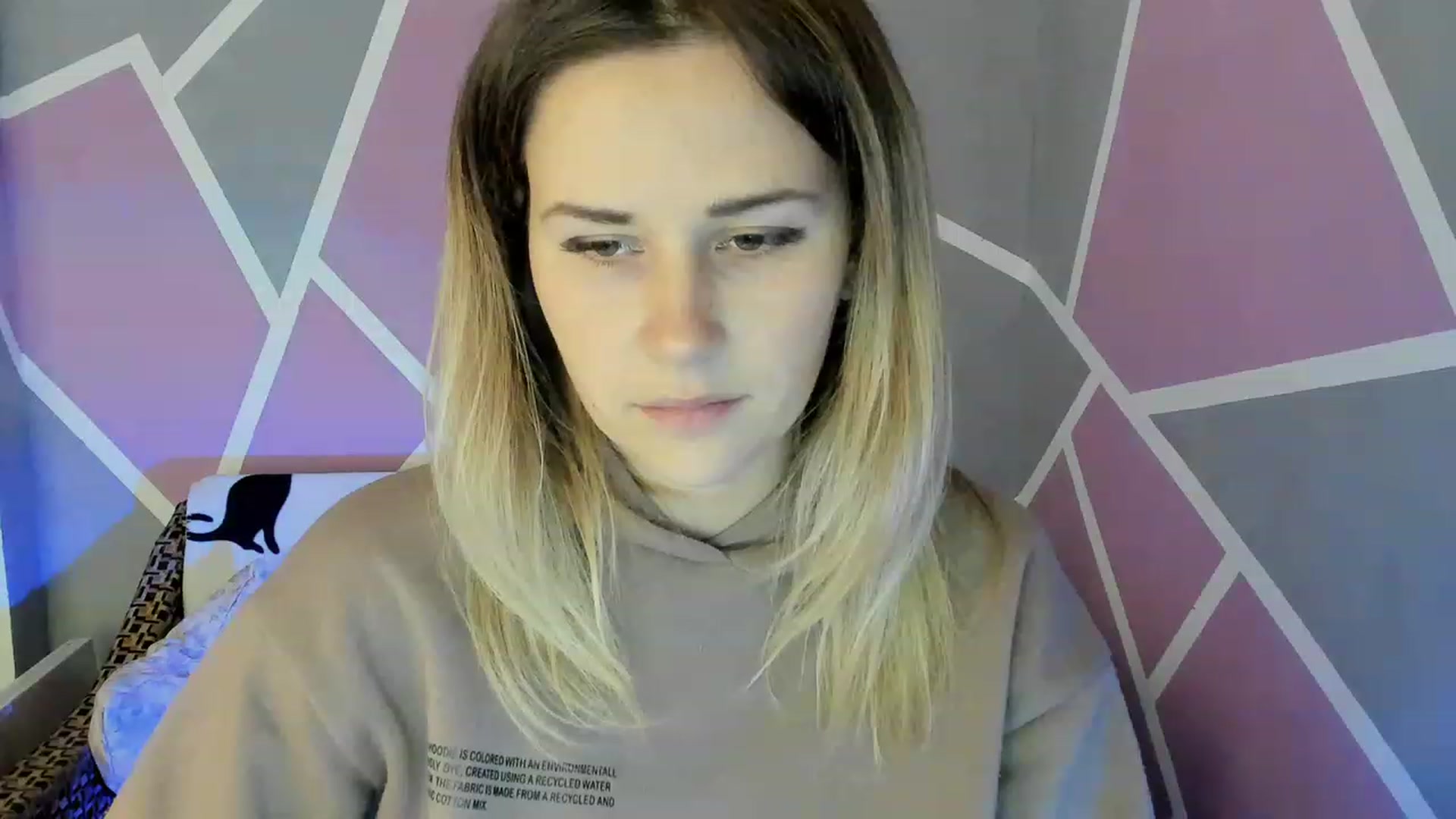 Gallery image thumbnail from Blondie_Star's myfreecams stream on, 12/02/2022, 13:01 image 15 of 20