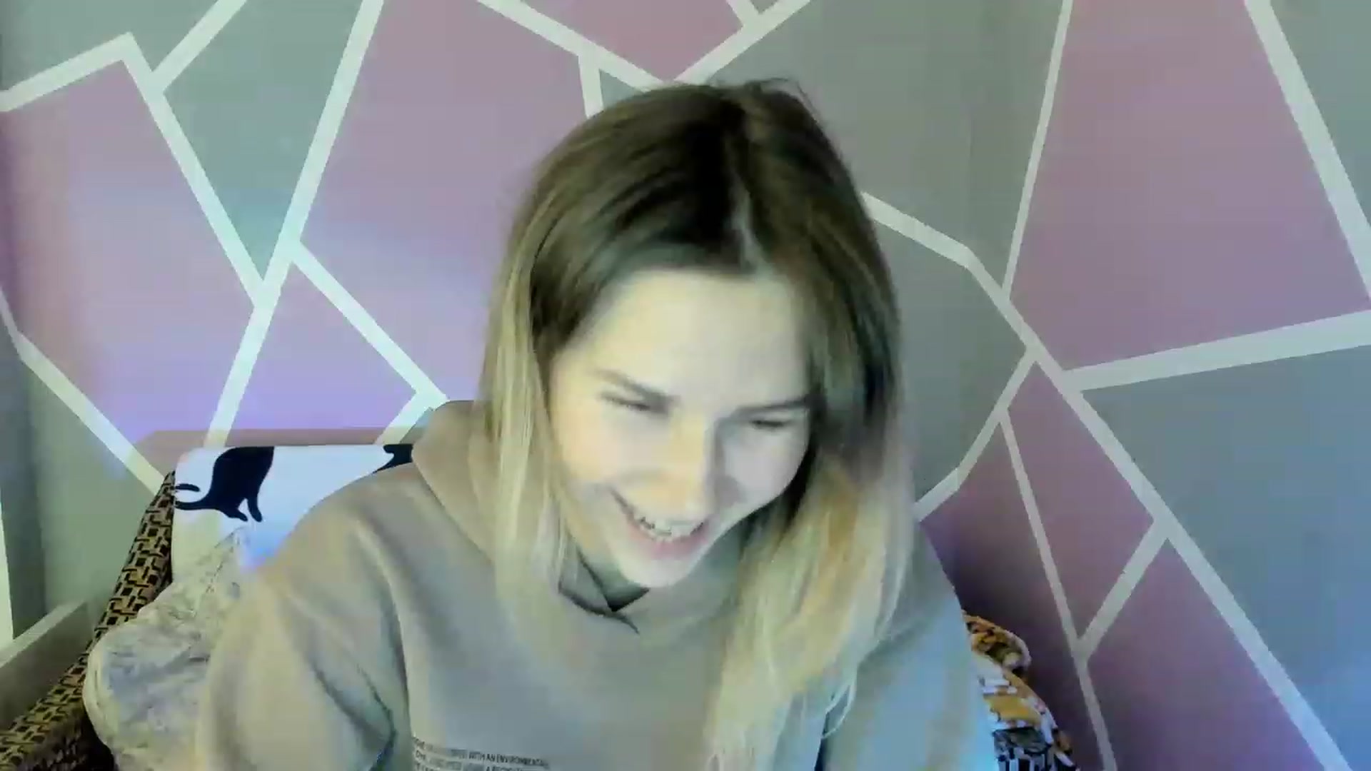 Gallery image thumbnail from Blondie_Star's myfreecams stream on, 12/02/2022, 13:01 image 17 of 20