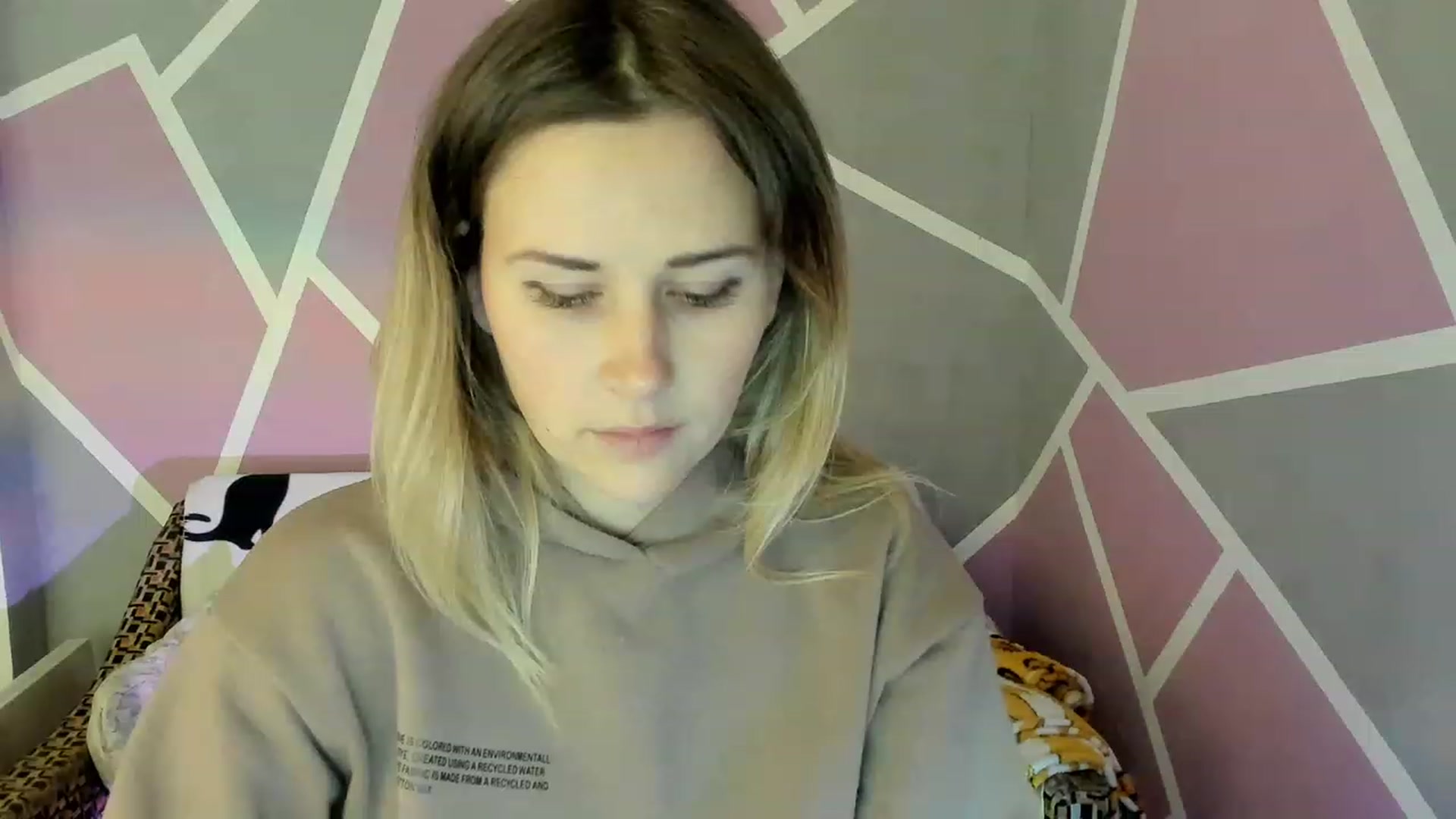 Gallery image thumbnail from Blondie_Star's myfreecams stream on, 12/02/2022, 13:01 image 4 of 20