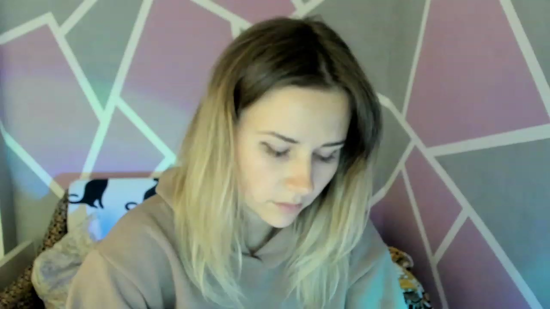 Gallery image thumbnail from Blondie_Star's myfreecams stream on, 12/02/2022, 13:01 image 9 of 20