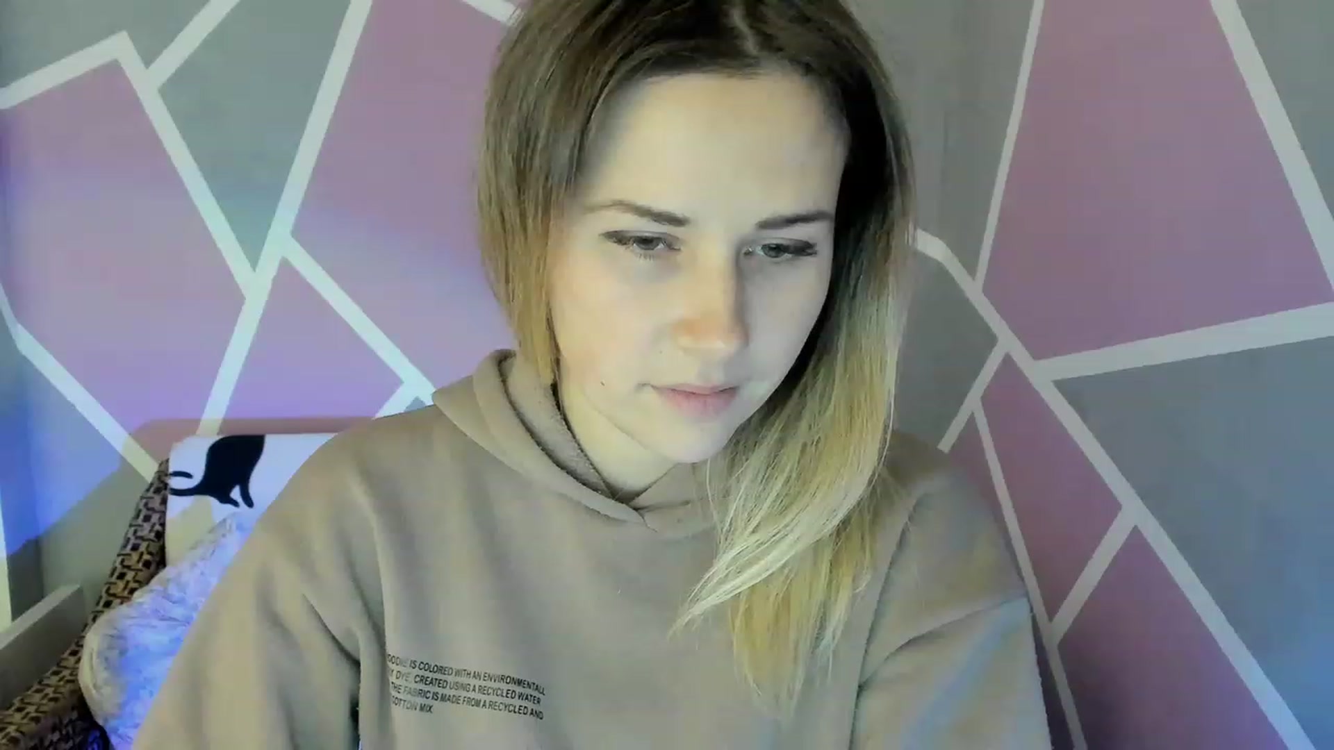 Gallery image thumbnail from Blondie_Star's myfreecams stream on, 12/02/2022, 13:01 image 20 of 20