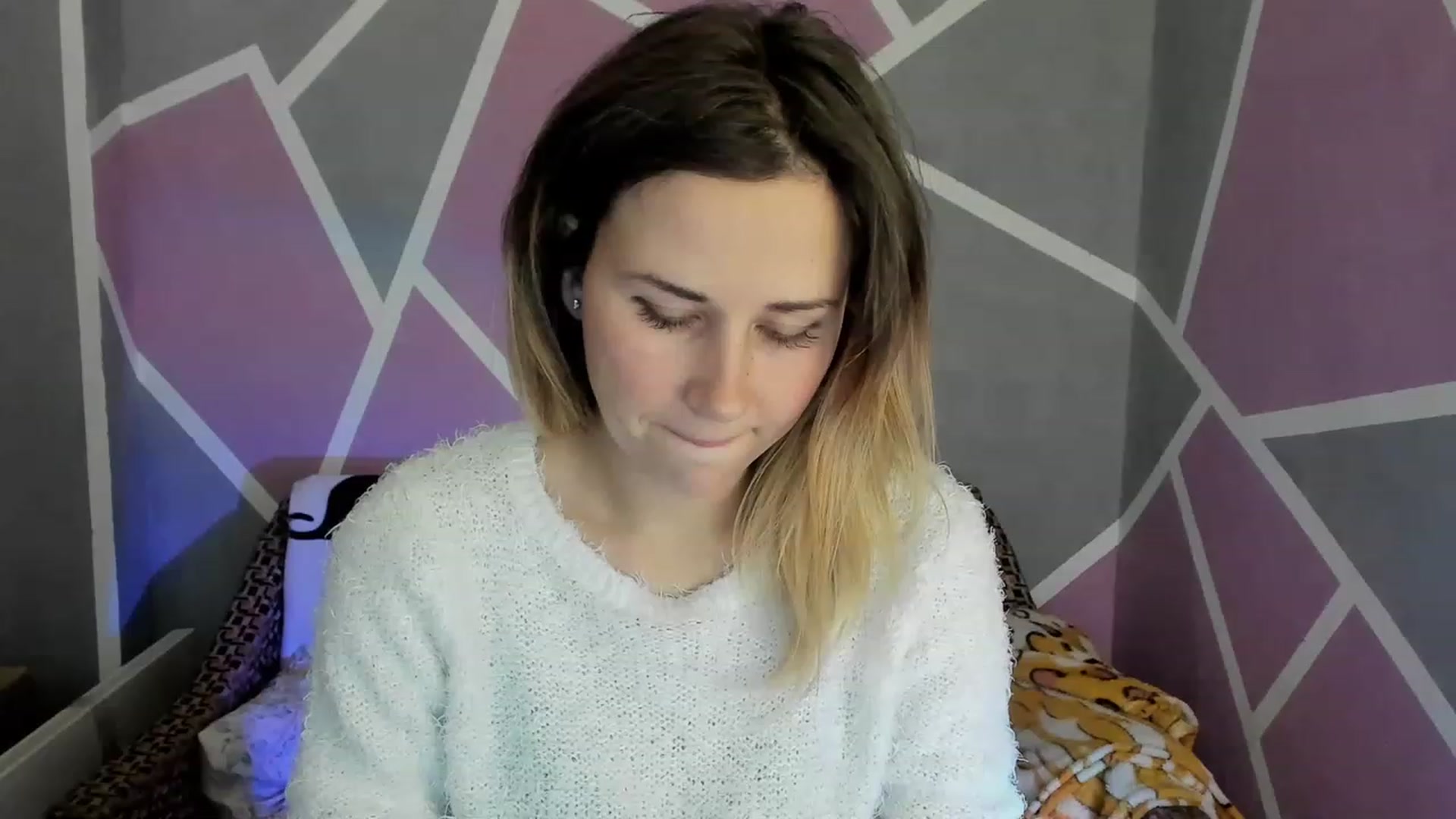 Gallery image thumbnail from Blondie_Star's myfreecams stream on, 12/04/2022, 12:57 image 1 of 20