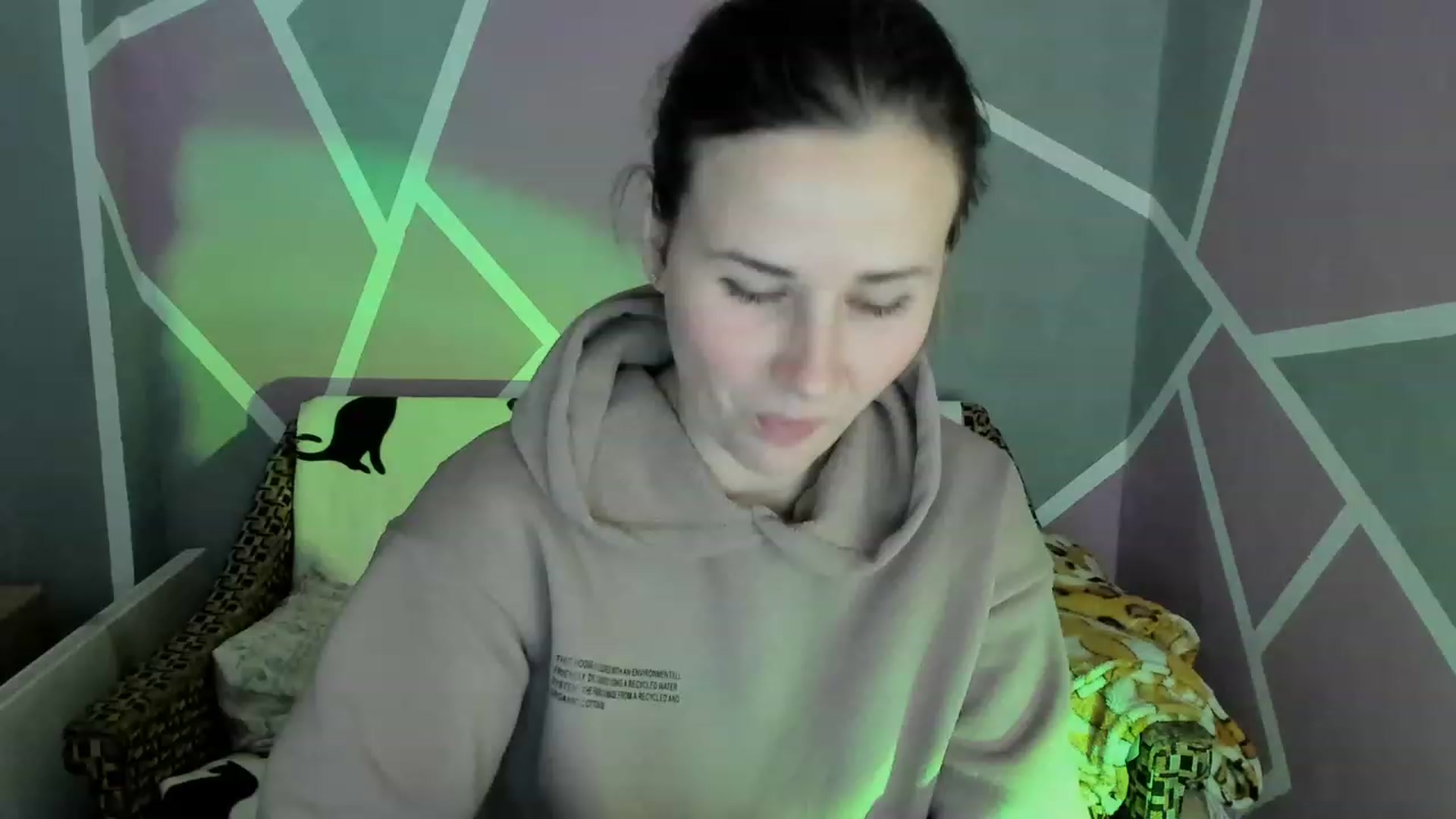 Gallery image thumbnail from Blondie_Star's myfreecams stream on, 12/06/2022, 15:52 image 17 of 20