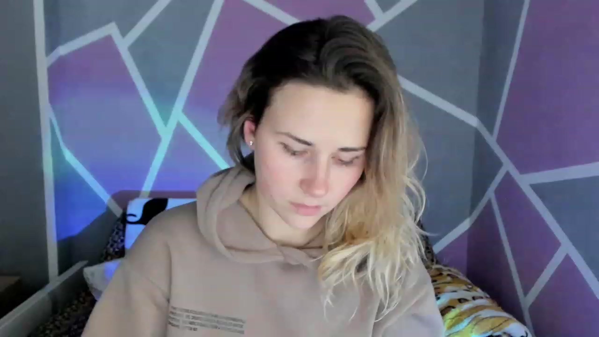 Gallery image thumbnail from Blondie_Star's myfreecams stream on, 12/09/2022, 15:47 image 18 of 20