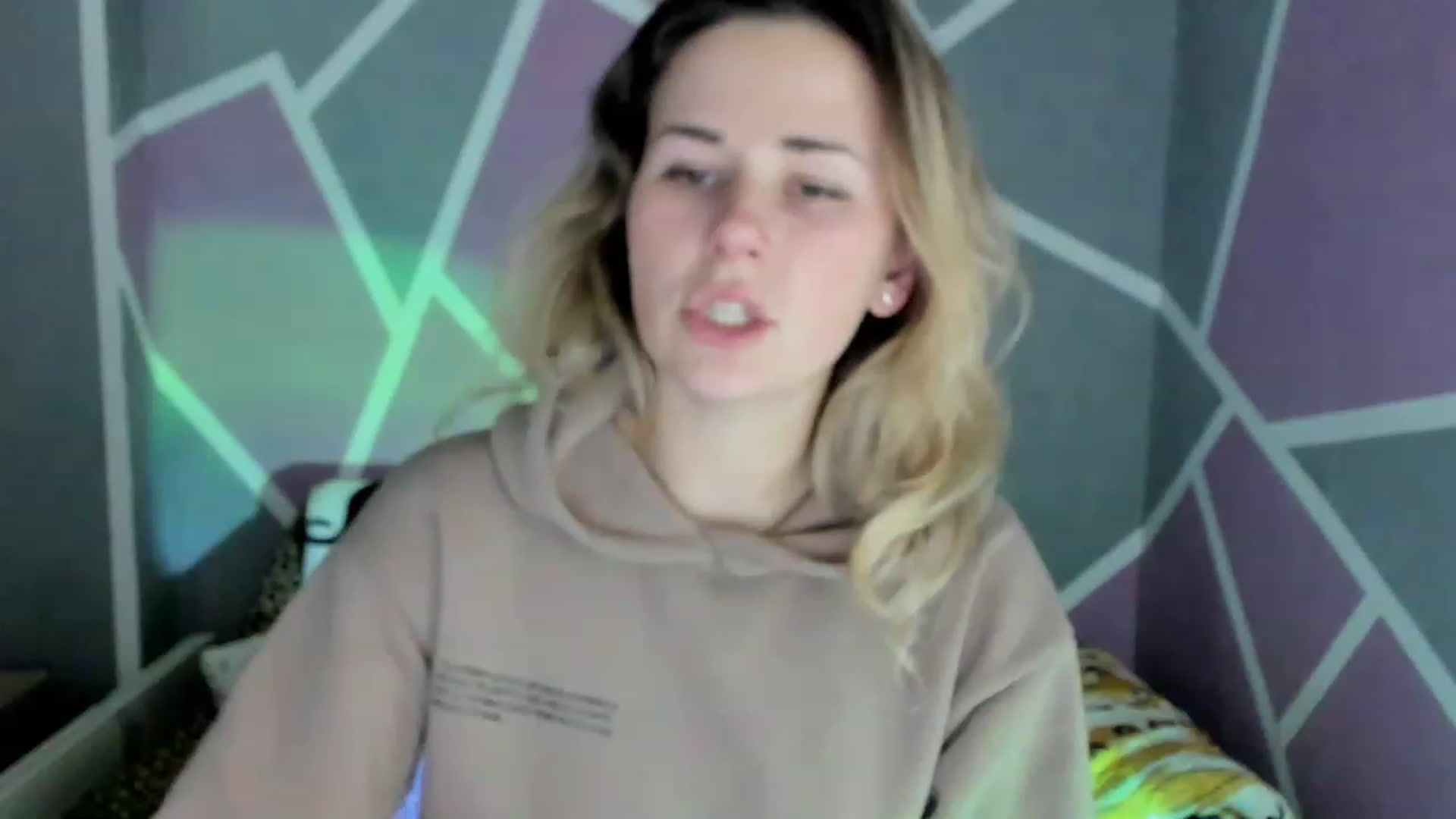 Gallery image thumbnail from Blondie_Star's myfreecams stream on, 12/09/2022, 15:47 image 15 of 20