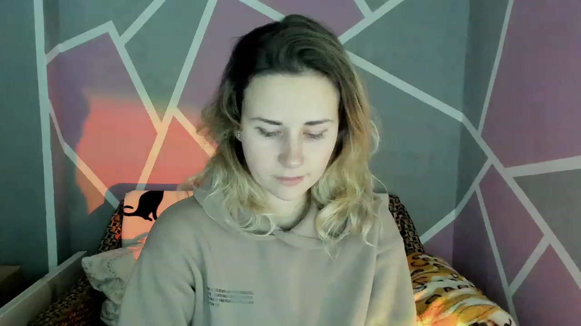 Gallery image thumbnail from Blondie_Star's myfreecams stream on, 12/09/2022, 15:47 image 7 of 20