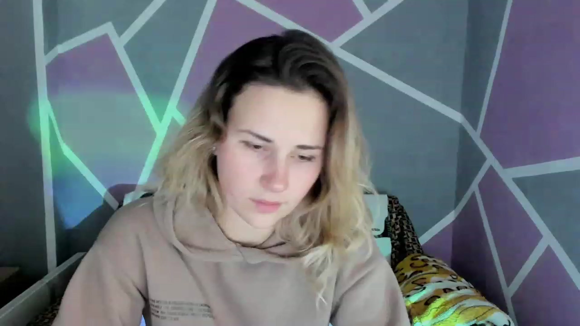 Gallery image thumbnail from Blondie_Star's myfreecams stream on, 12/09/2022, 15:47 image 16 of 20