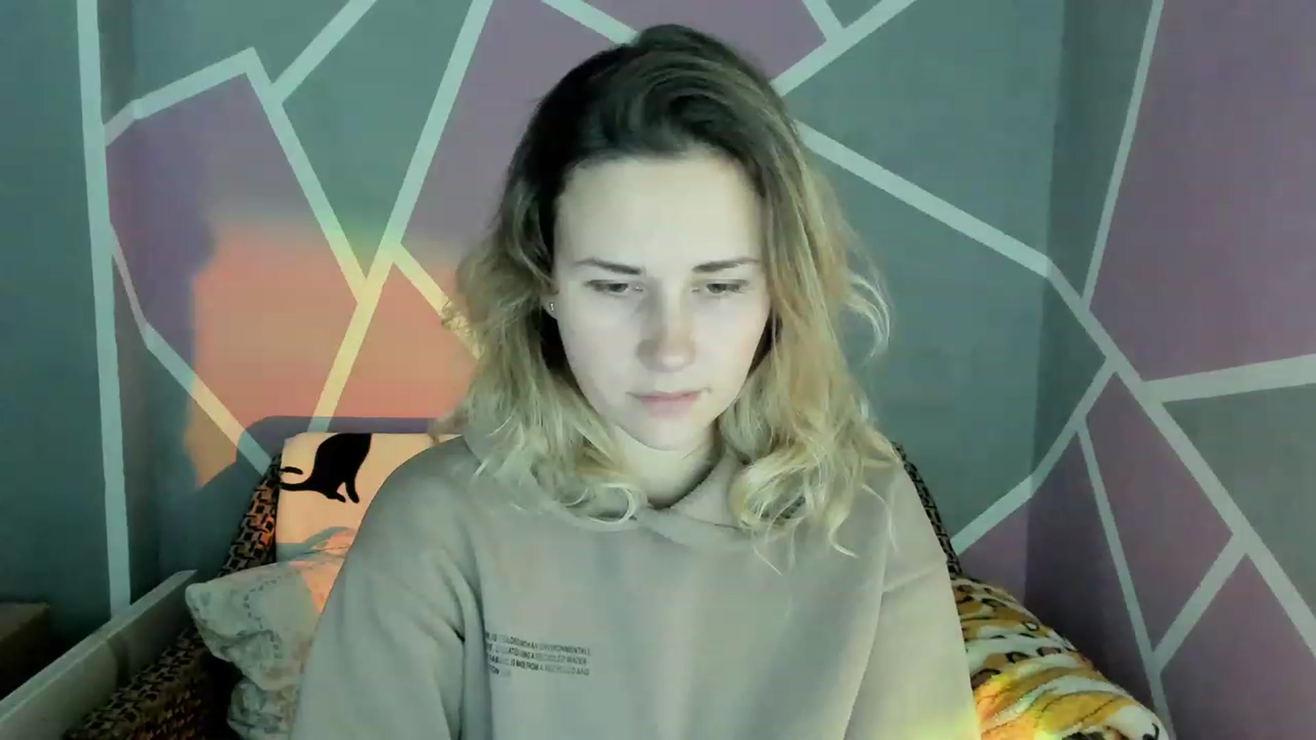 Gallery image thumbnail from Blondie_Star's myfreecams stream on, 12/09/2022, 15:47 image 8 of 20