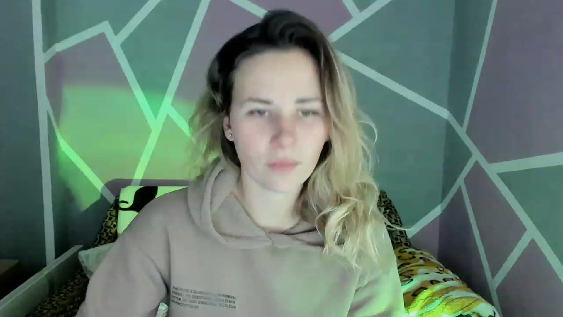 Gallery image thumbnail from Blondie_Star's myfreecams stream on, 12/09/2022, 15:47 image 13 of 20