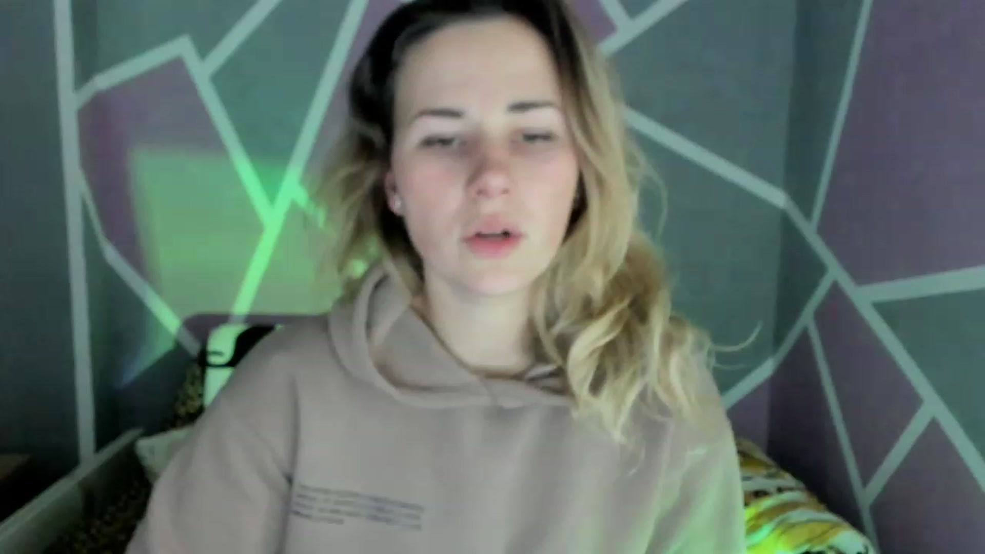 Gallery image thumbnail from Blondie_Star's myfreecams stream on, 12/09/2022, 15:47 image 14 of 20