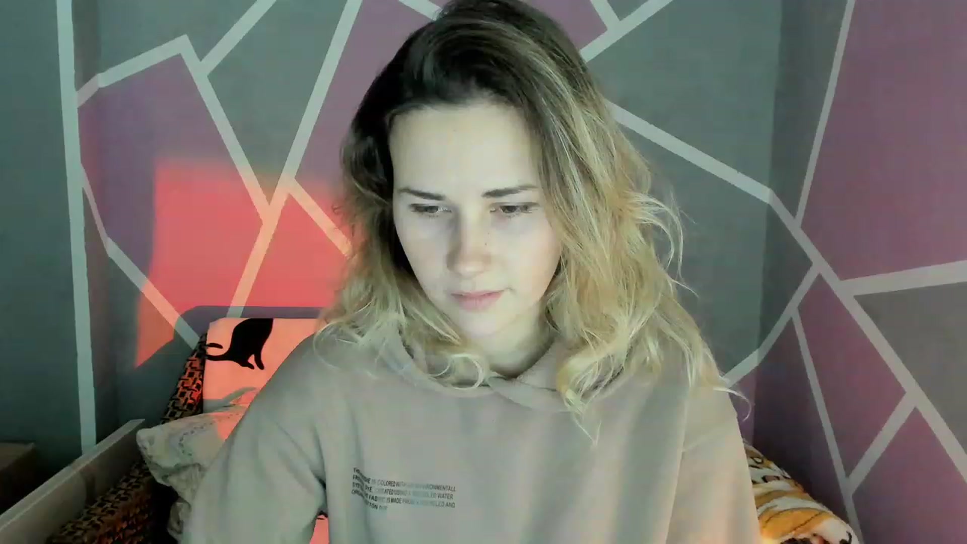 Gallery image thumbnail from Blondie_Star's myfreecams stream on, 12/09/2022, 15:47 image 6 of 20