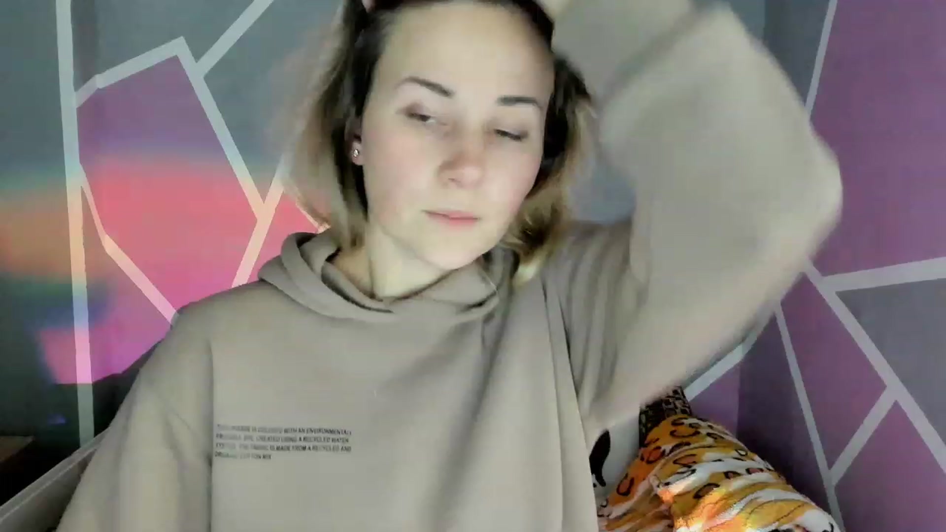 Gallery image thumbnail from Blondie_Star's myfreecams stream on, 12/09/2022, 16:07 image 10 of 20