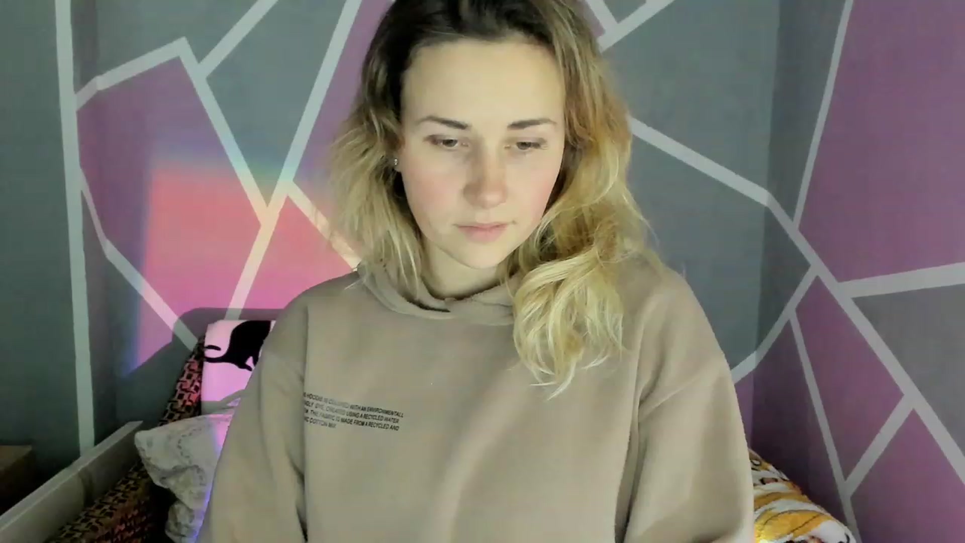 Gallery image thumbnail from Blondie_Star's myfreecams stream on, 12/09/2022, 16:07 image 19 of 20