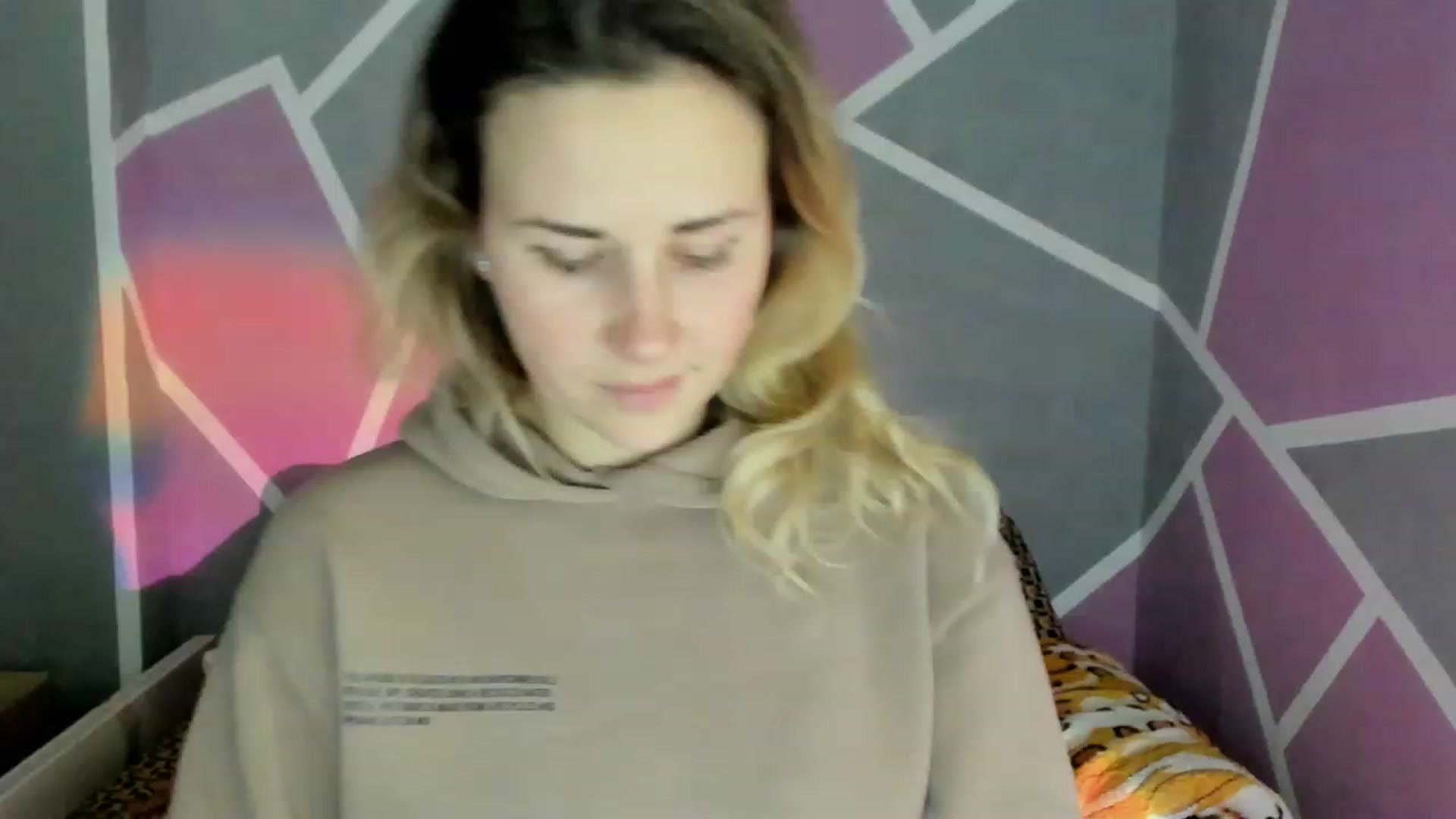 Gallery image thumbnail from Blondie_Star's myfreecams stream on, 12/09/2022, 16:07 image 7 of 20