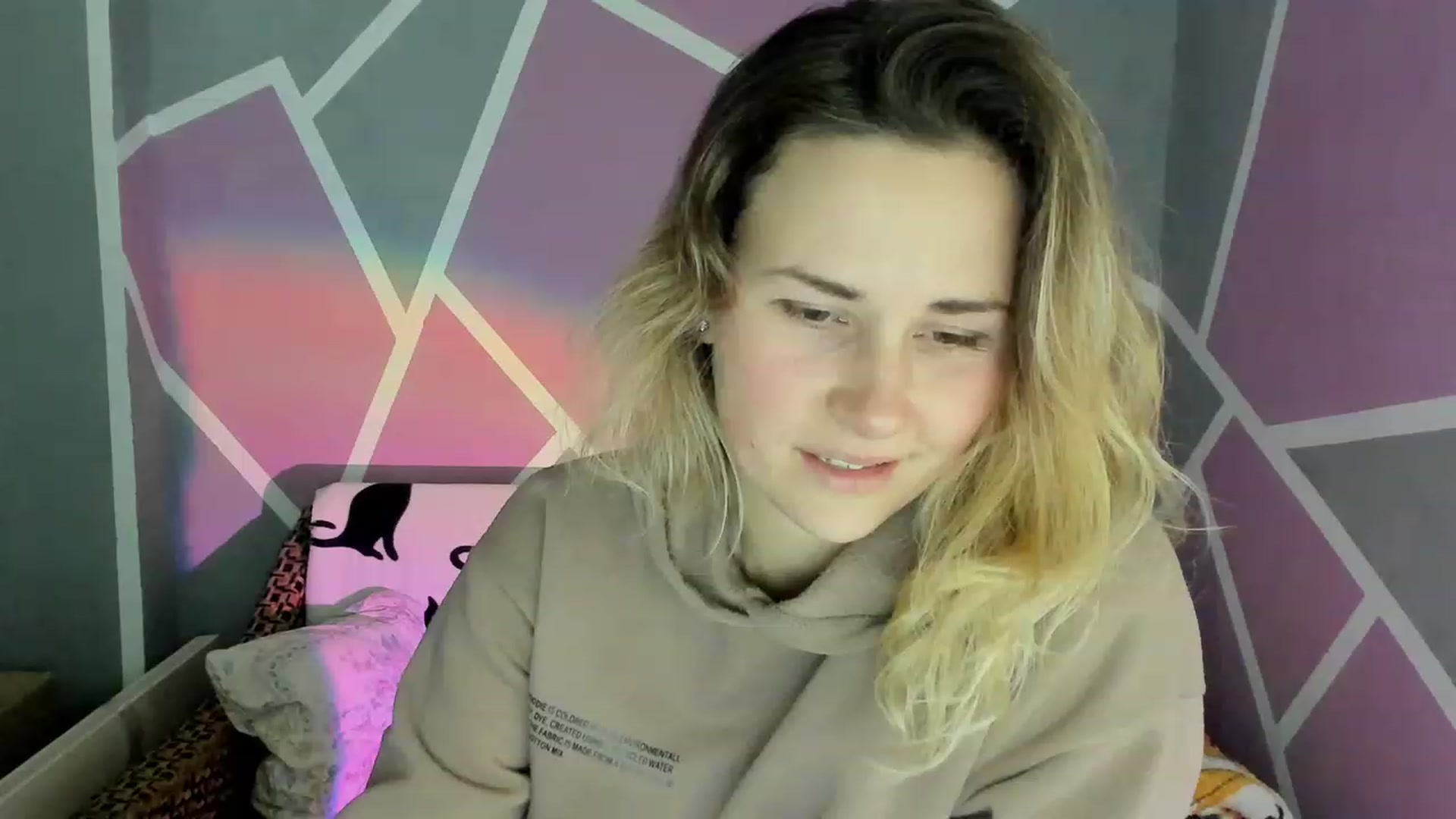 Gallery image thumbnail from Blondie_Star's myfreecams stream on, 12/09/2022, 16:07 image 20 of 20