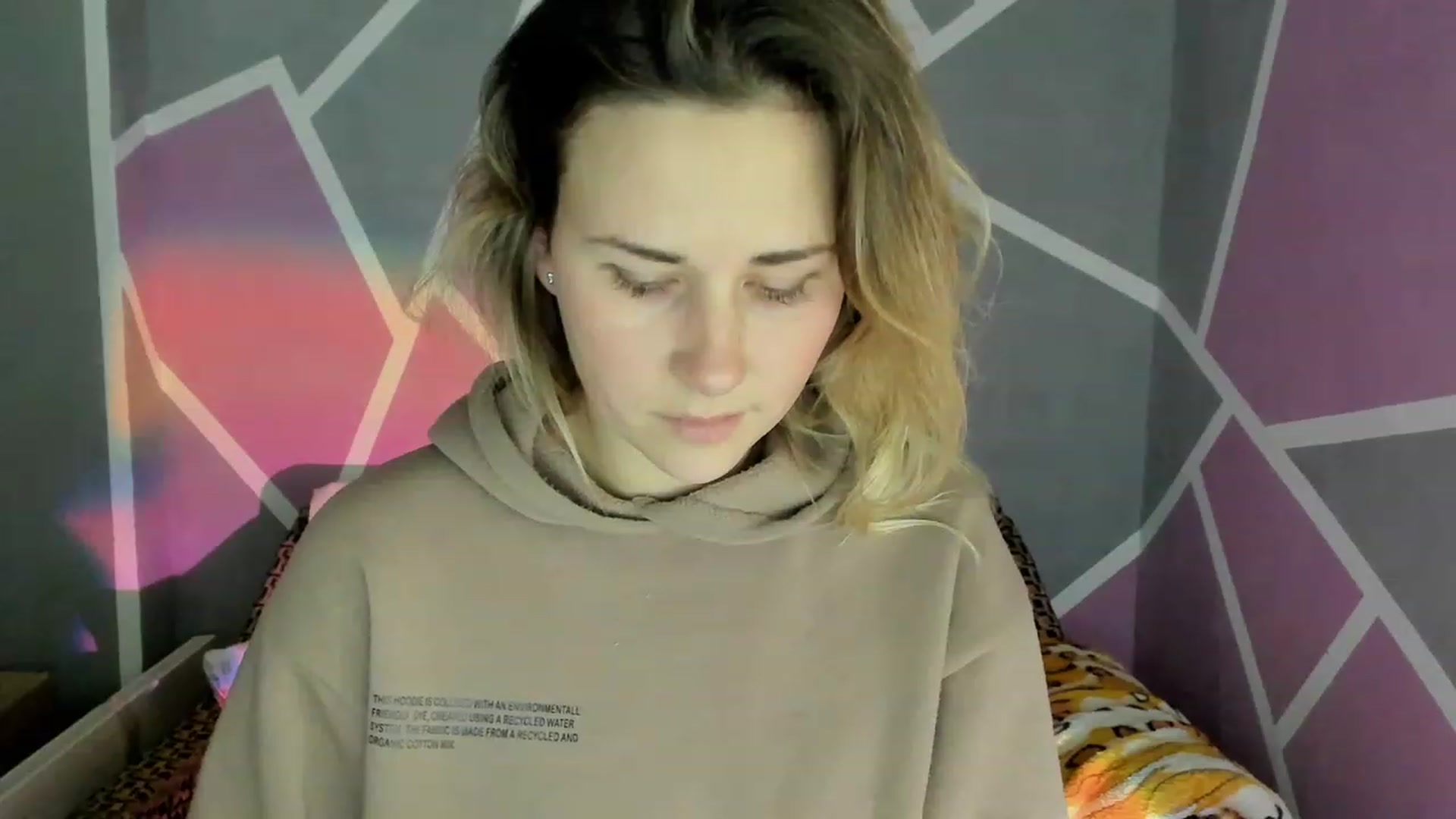Gallery image thumbnail from Blondie_Star's myfreecams stream on, 12/09/2022, 16:07 image 11 of 20