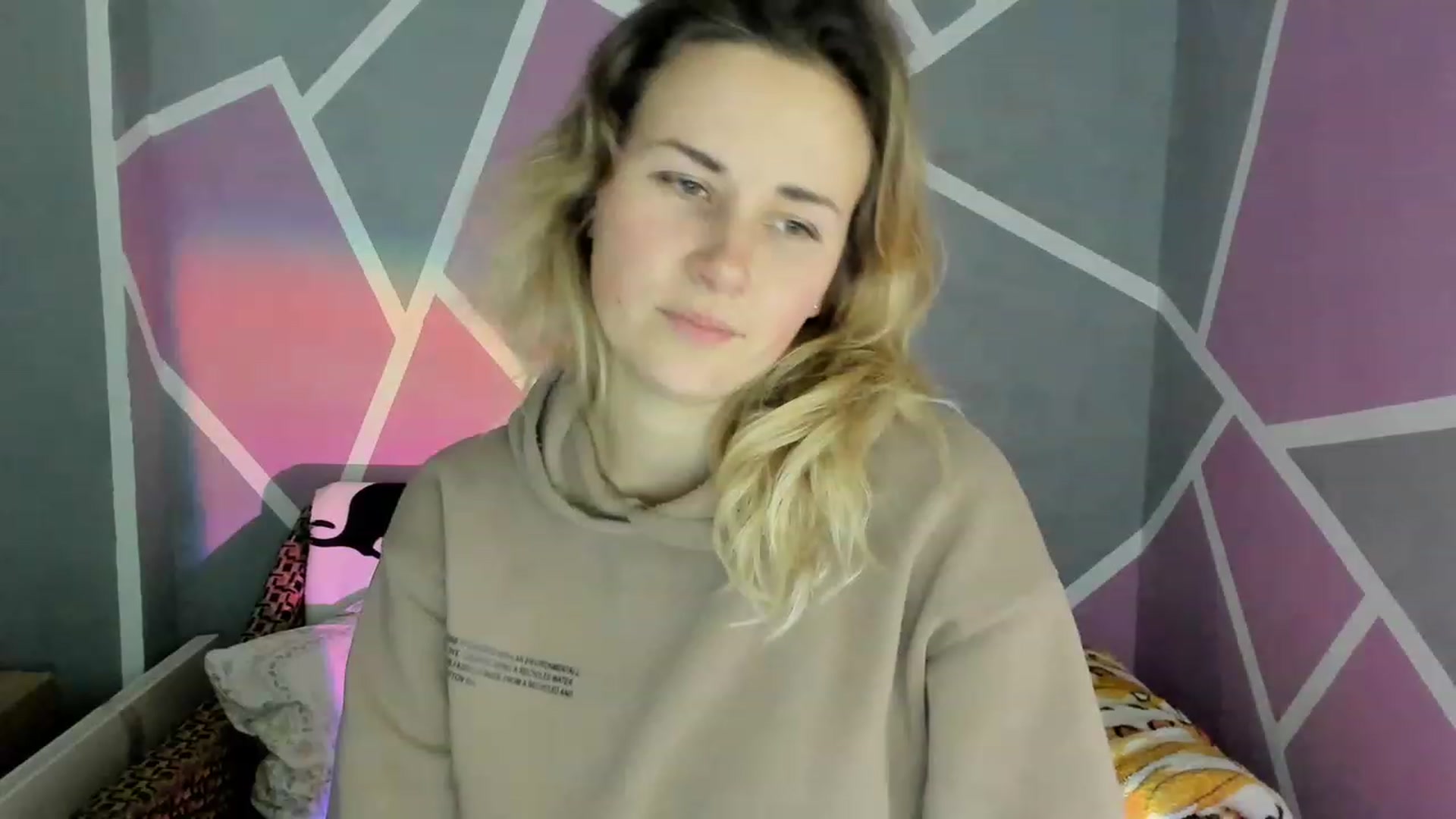 Gallery image thumbnail from Blondie_Star's myfreecams stream on, 12/09/2022, 16:07 image 17 of 20