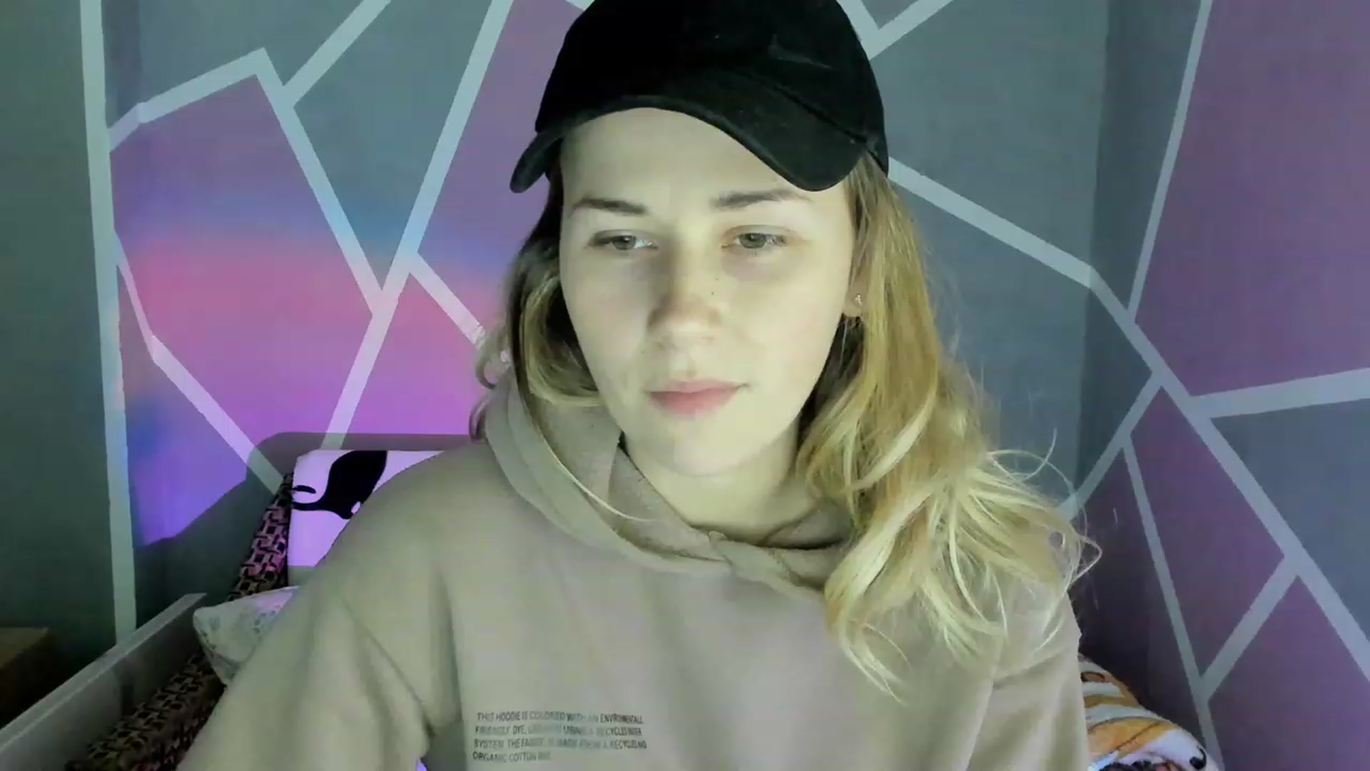 Gallery image thumbnail from Blondie_Star's myfreecams stream on, 12/12/2022, 16:22 image 10 of 20