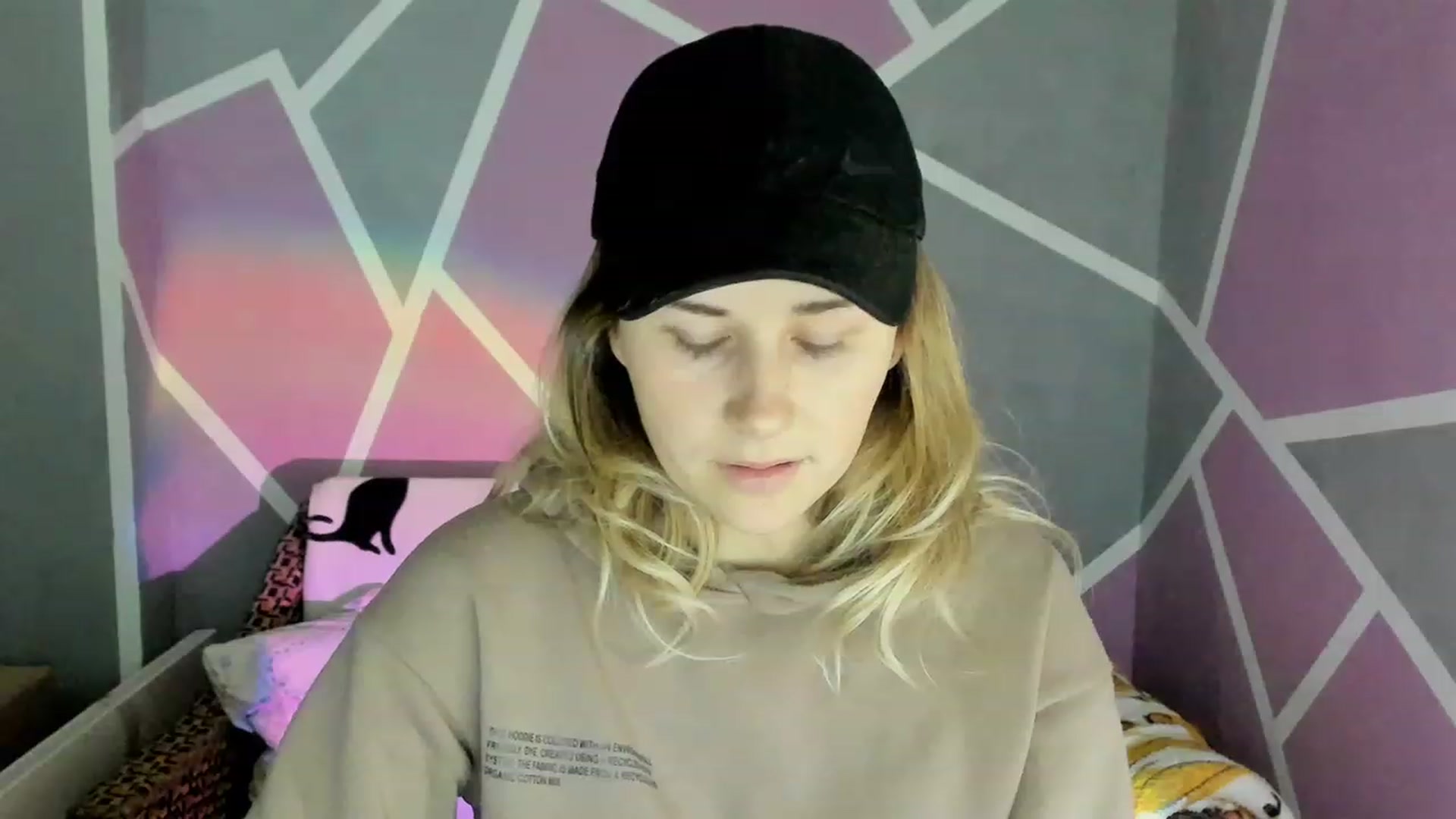Gallery image thumbnail from Blondie_Star's myfreecams stream on, 12/12/2022, 16:22 image 7 of 20
