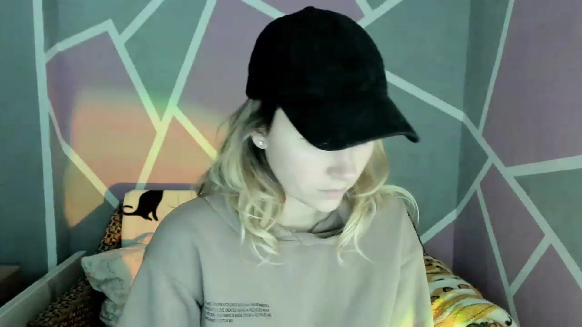 Gallery image thumbnail from Blondie_Star's myfreecams stream on, 12/12/2022, 16:22 image 2 of 20