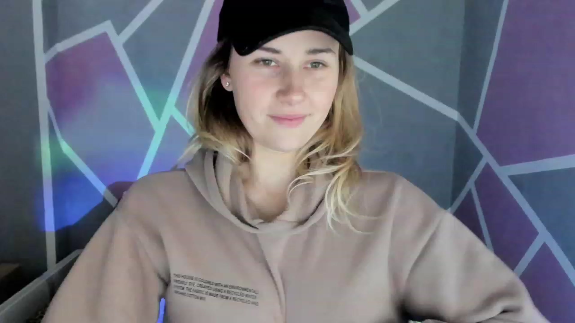 Gallery image thumbnail from Blondie_Star's myfreecams stream on, 12/12/2022, 16:22 image 15 of 20