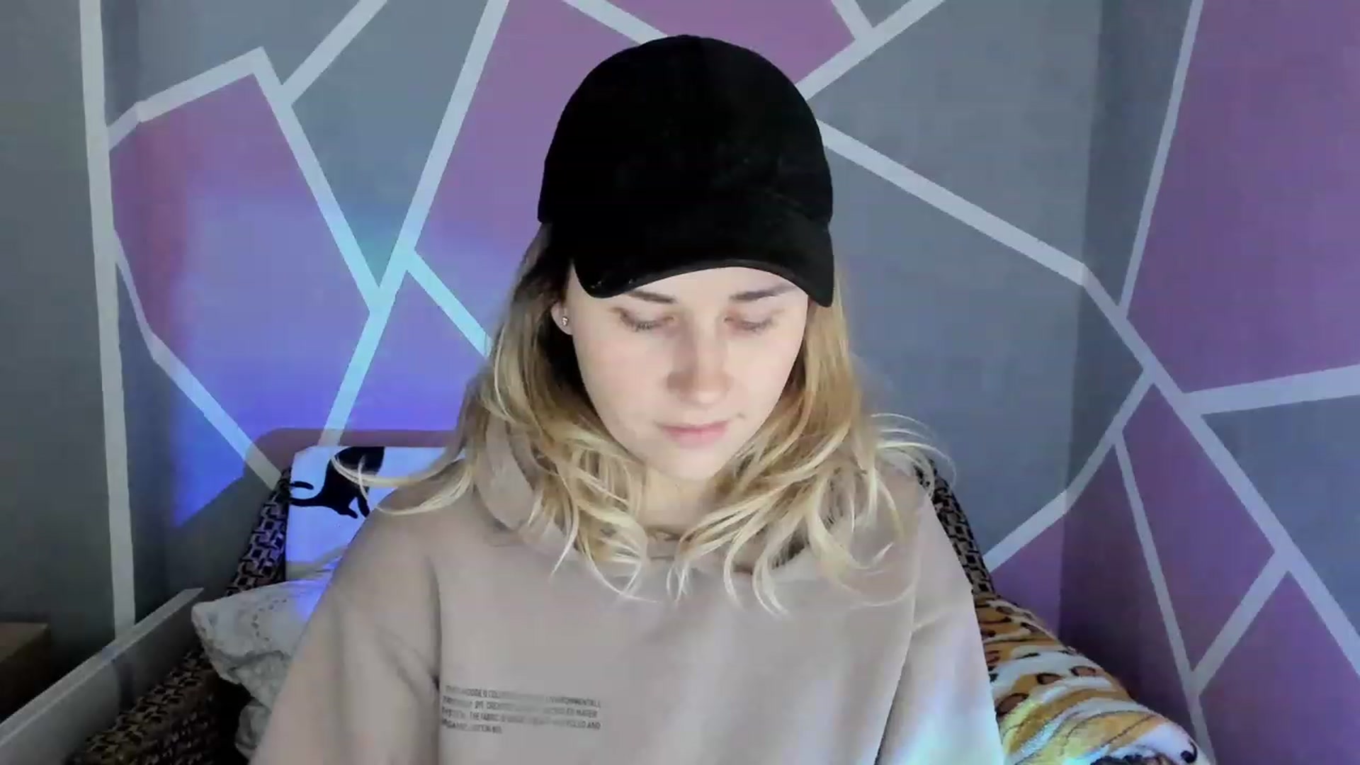Gallery image thumbnail from Blondie_Star's myfreecams stream on, 12/12/2022, 16:22 image 8 of 20