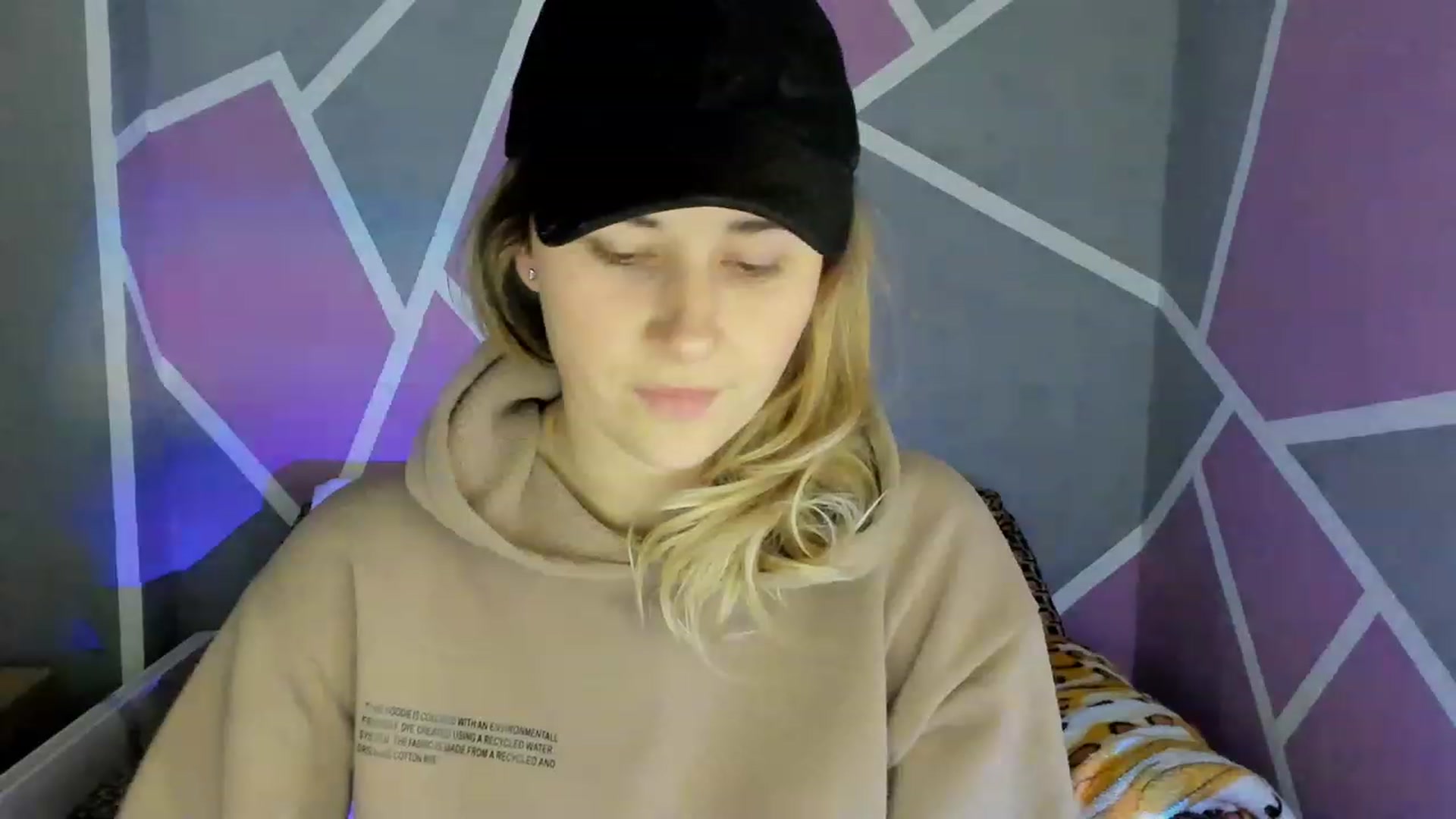 Gallery image thumbnail from Blondie_Star's myfreecams stream on, 12/12/2022, 16:22 image 18 of 20