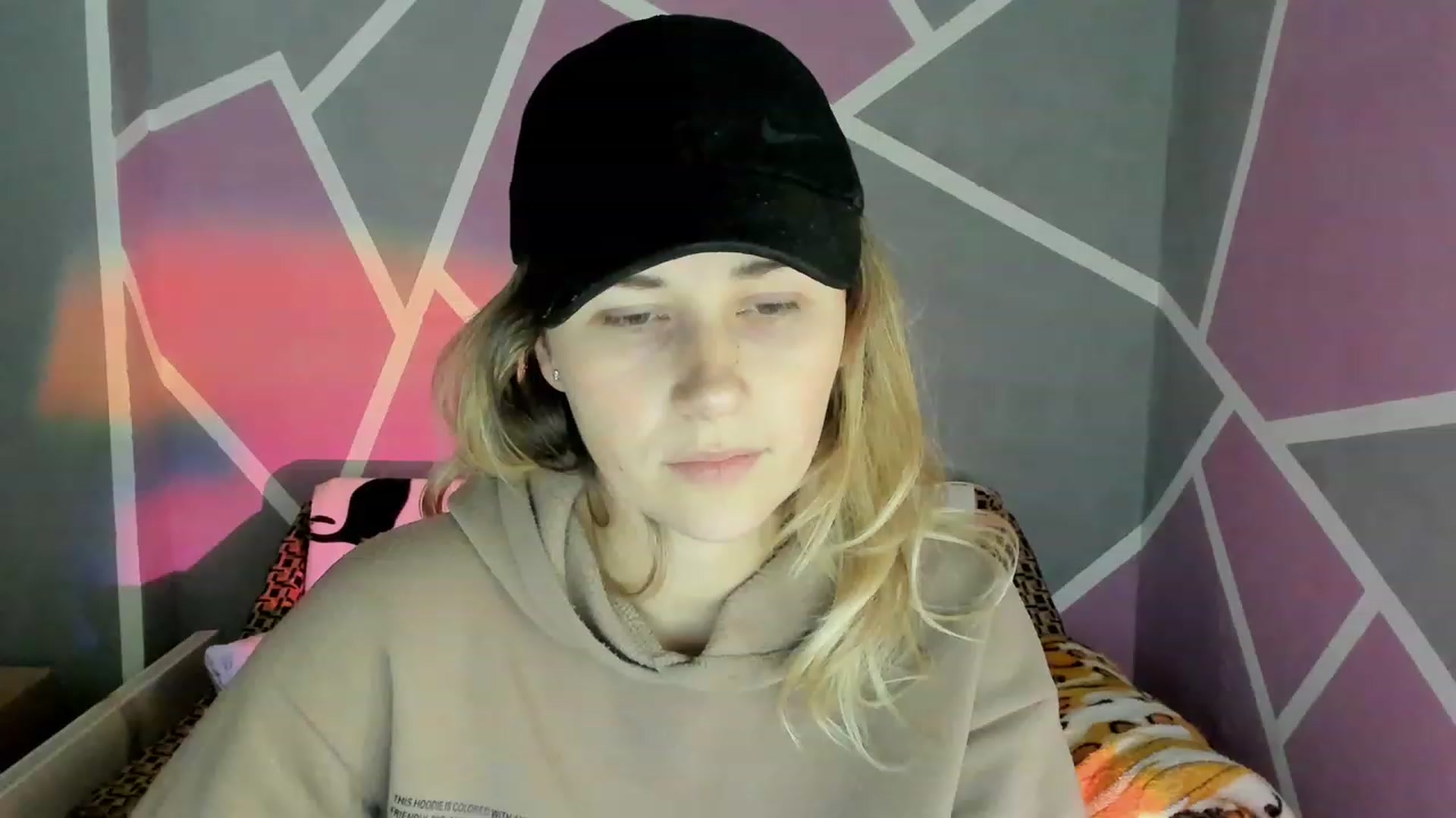 Gallery image thumbnail from Blondie_Star's myfreecams stream on, 12/12/2022, 16:22 image 17 of 20