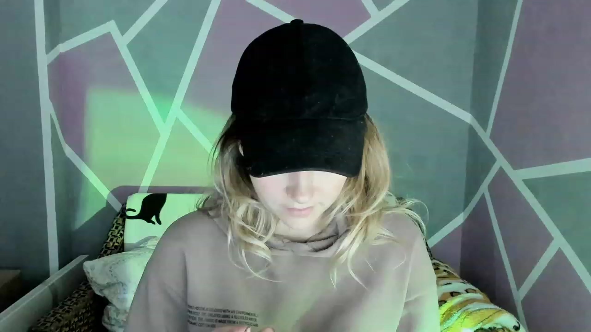Gallery image thumbnail from Blondie_Star's myfreecams stream on, 12/12/2022, 16:22 image 5 of 20