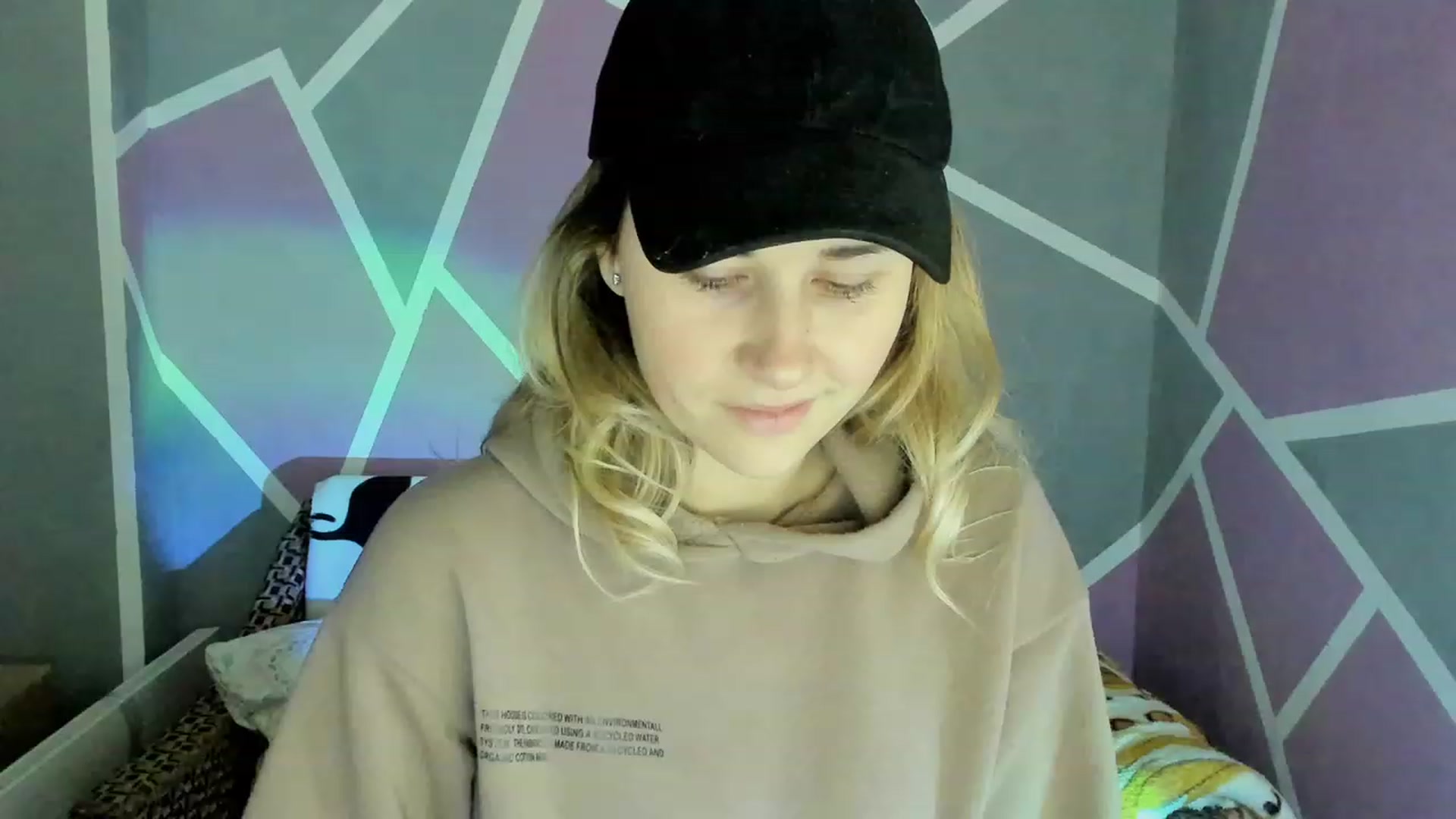 Gallery image thumbnail from Blondie_Star's myfreecams stream on, 12/12/2022, 16:22 image 1 of 20