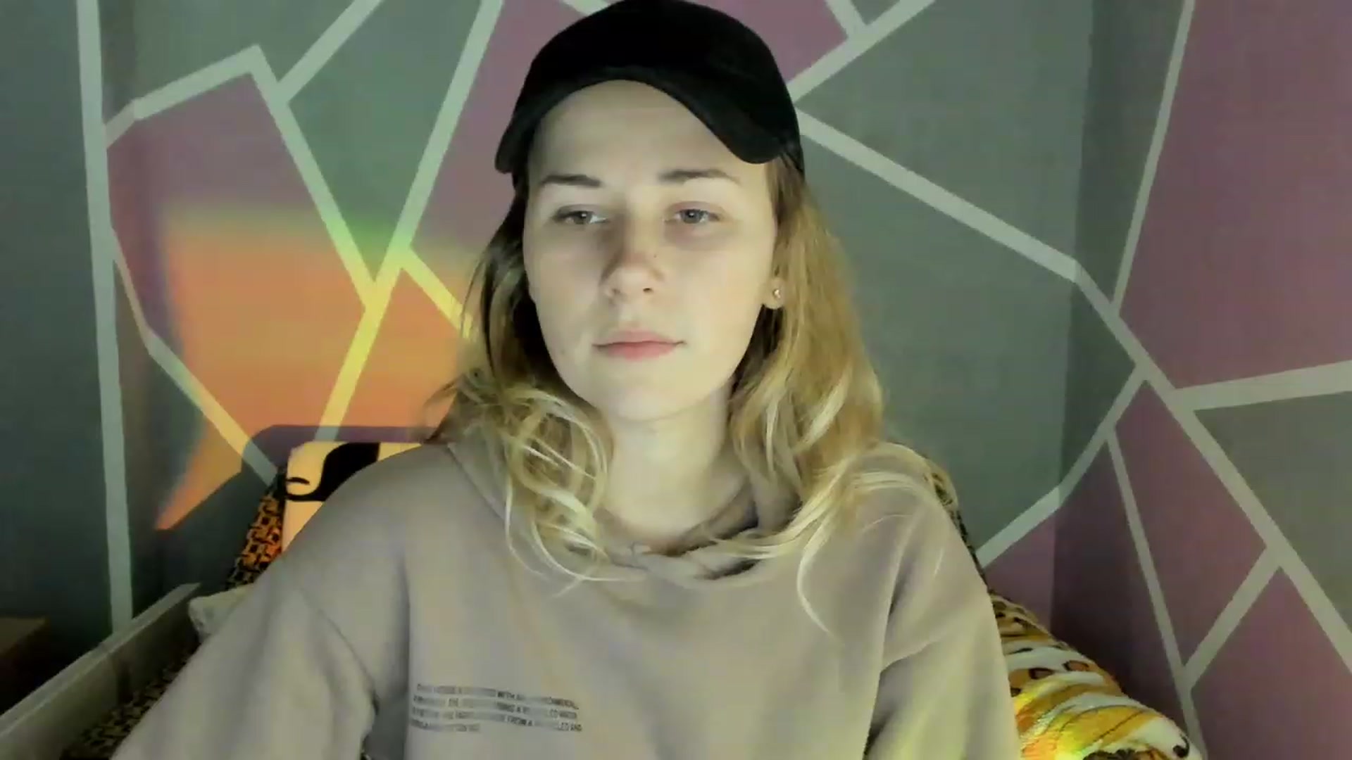 Gallery image thumbnail from Blondie_Star's myfreecams stream on, 12/12/2022, 16:22 image 3 of 20