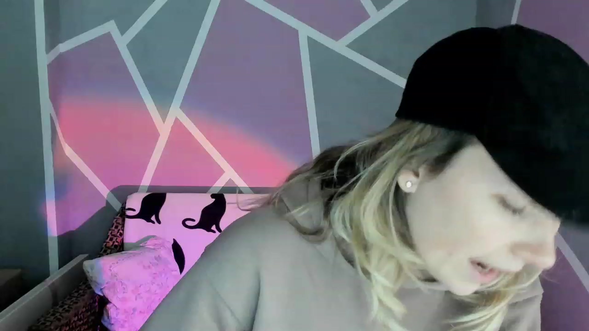 Gallery image thumbnail from Blondie_Star's myfreecams stream on, 12/12/2022, 16:22 image 6 of 20
