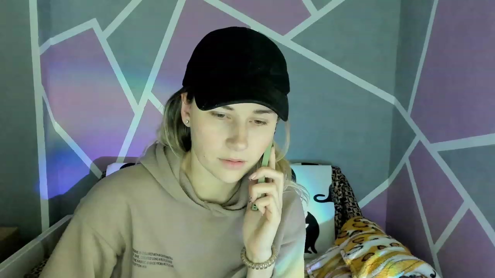 Gallery image thumbnail from Blondie_Star's myfreecams stream on, 12/12/2022, 16:38 image 15 of 20