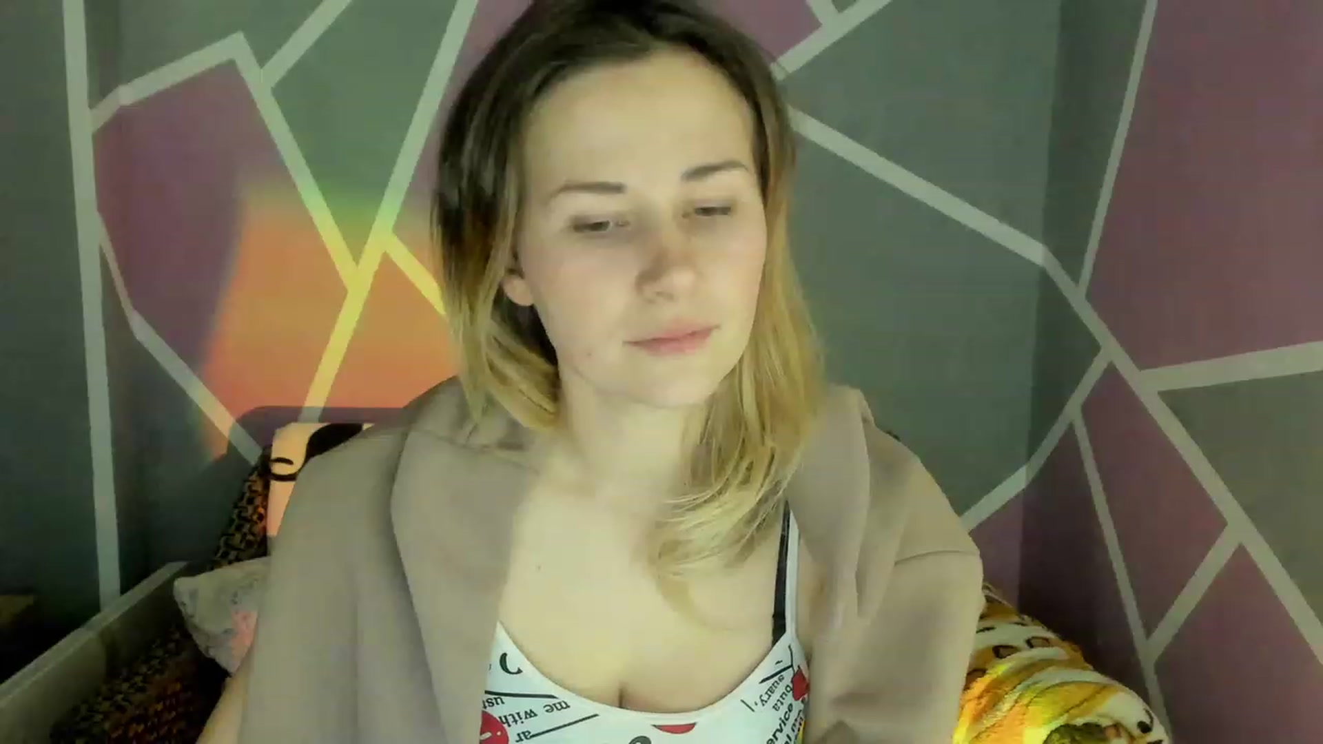Gallery image thumbnail from Blondie_Star's myfreecams stream on, 12/15/2022, 15:12 image 19 of 20