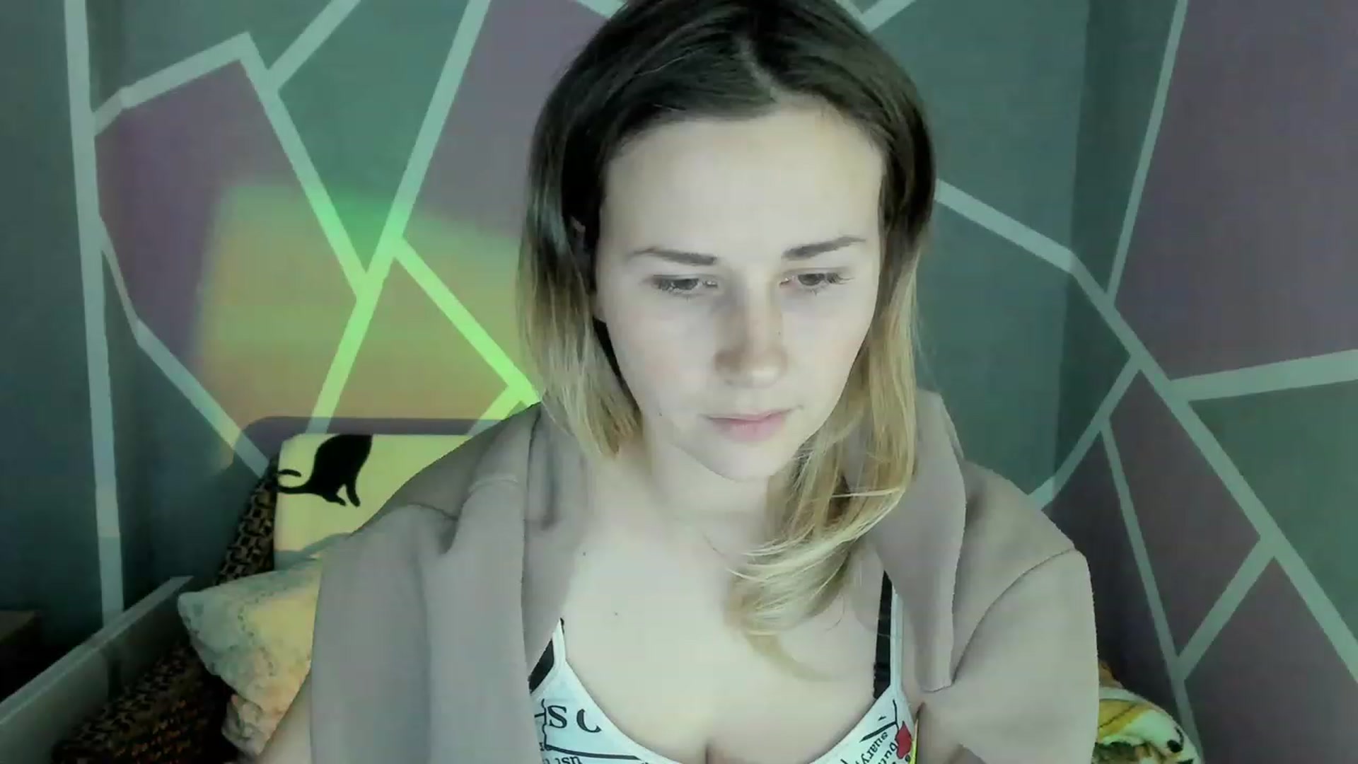 Gallery image thumbnail from Blondie_Star's myfreecams stream on, 12/15/2022, 15:12 image 14 of 20