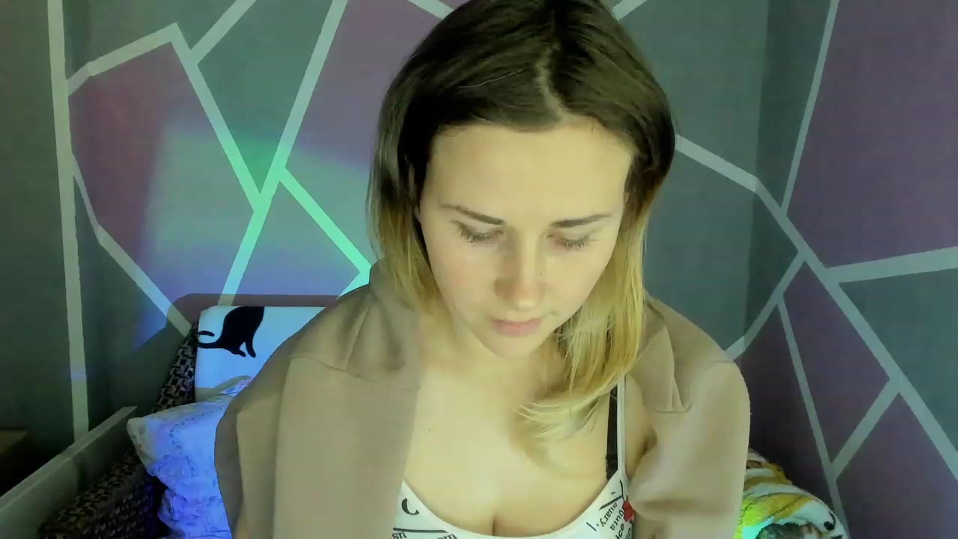 Gallery image thumbnail from Blondie_Star's myfreecams stream on, 12/15/2022, 15:12 image 11 of 20