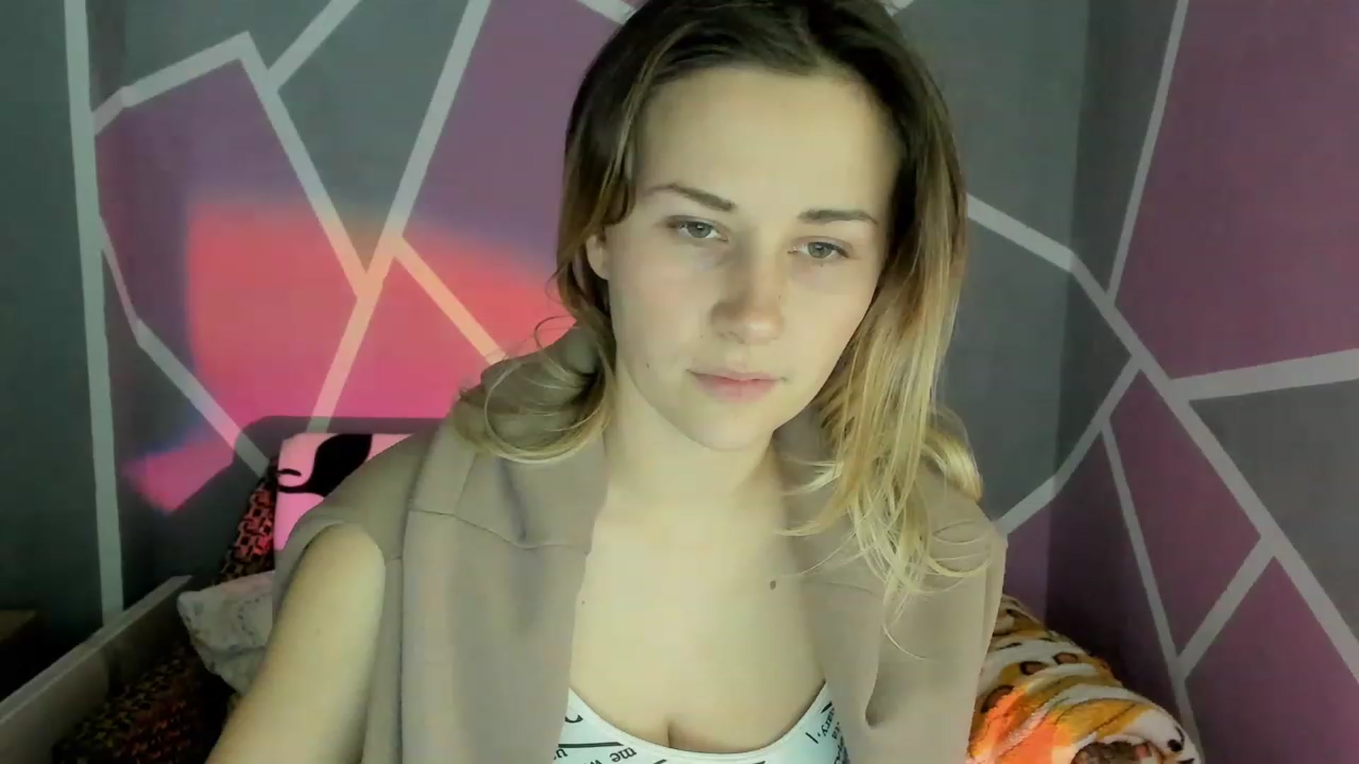 Gallery image thumbnail from Blondie_Star's myfreecams stream on, 12/15/2022, 15:12 image 5 of 20