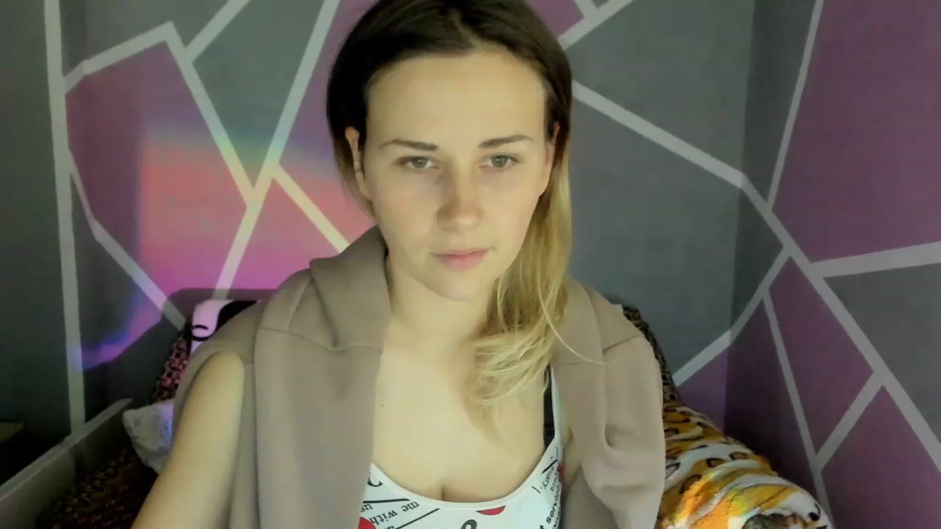 Gallery image thumbnail from Blondie_Star's myfreecams stream on, 12/15/2022, 15:12 image 7 of 20