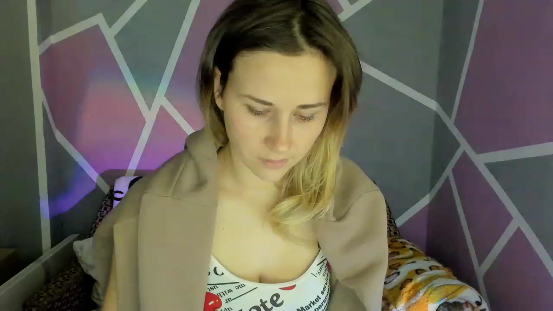 Gallery image thumbnail from Blondie_Star's myfreecams stream on, 12/15/2022, 15:12 image 8 of 20