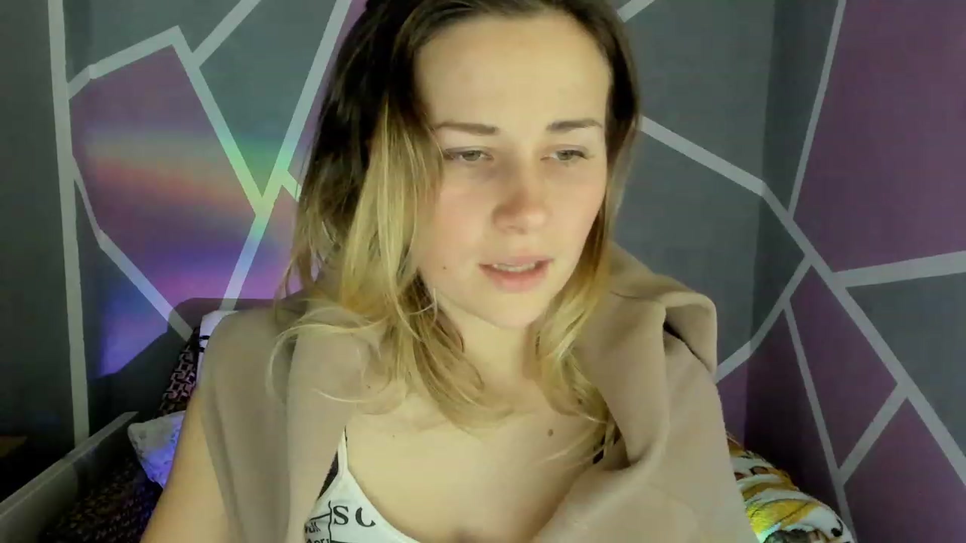 Gallery image thumbnail from Blondie_Star's myfreecams stream on, 12/15/2022, 16:17 image 6 of 20