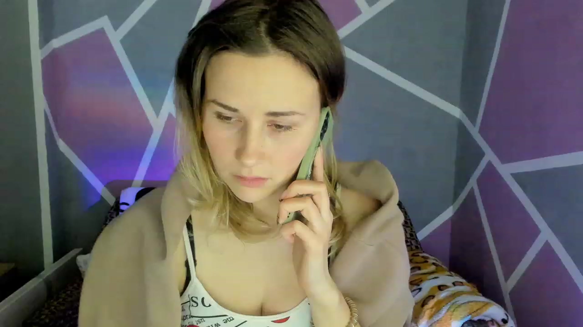 Gallery image thumbnail from Blondie_Star's myfreecams stream on, 12/15/2022, 16:17 image 10 of 20