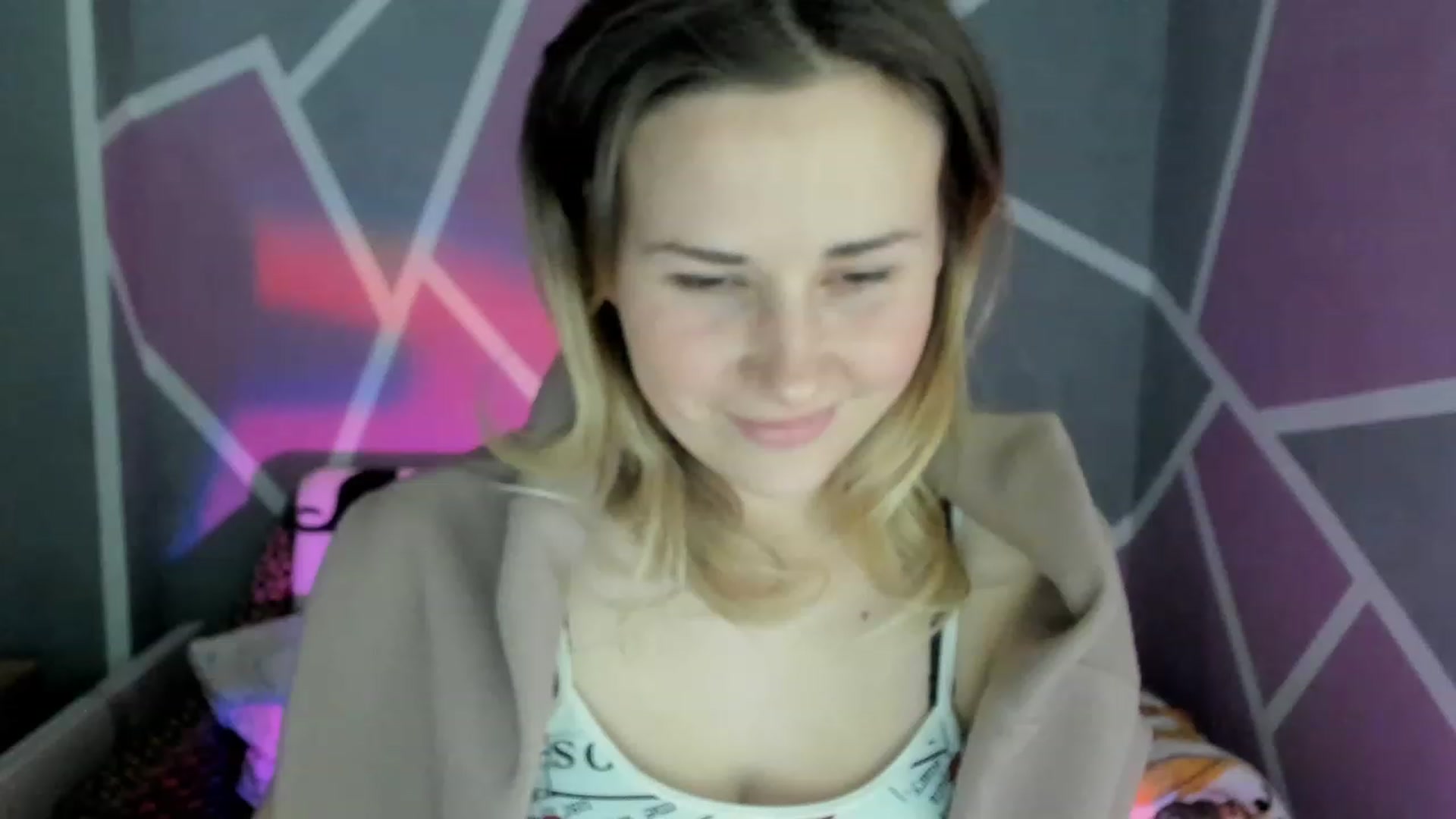 Gallery image thumbnail from Blondie_Star's myfreecams stream on, 12/15/2022, 16:17 image 8 of 20