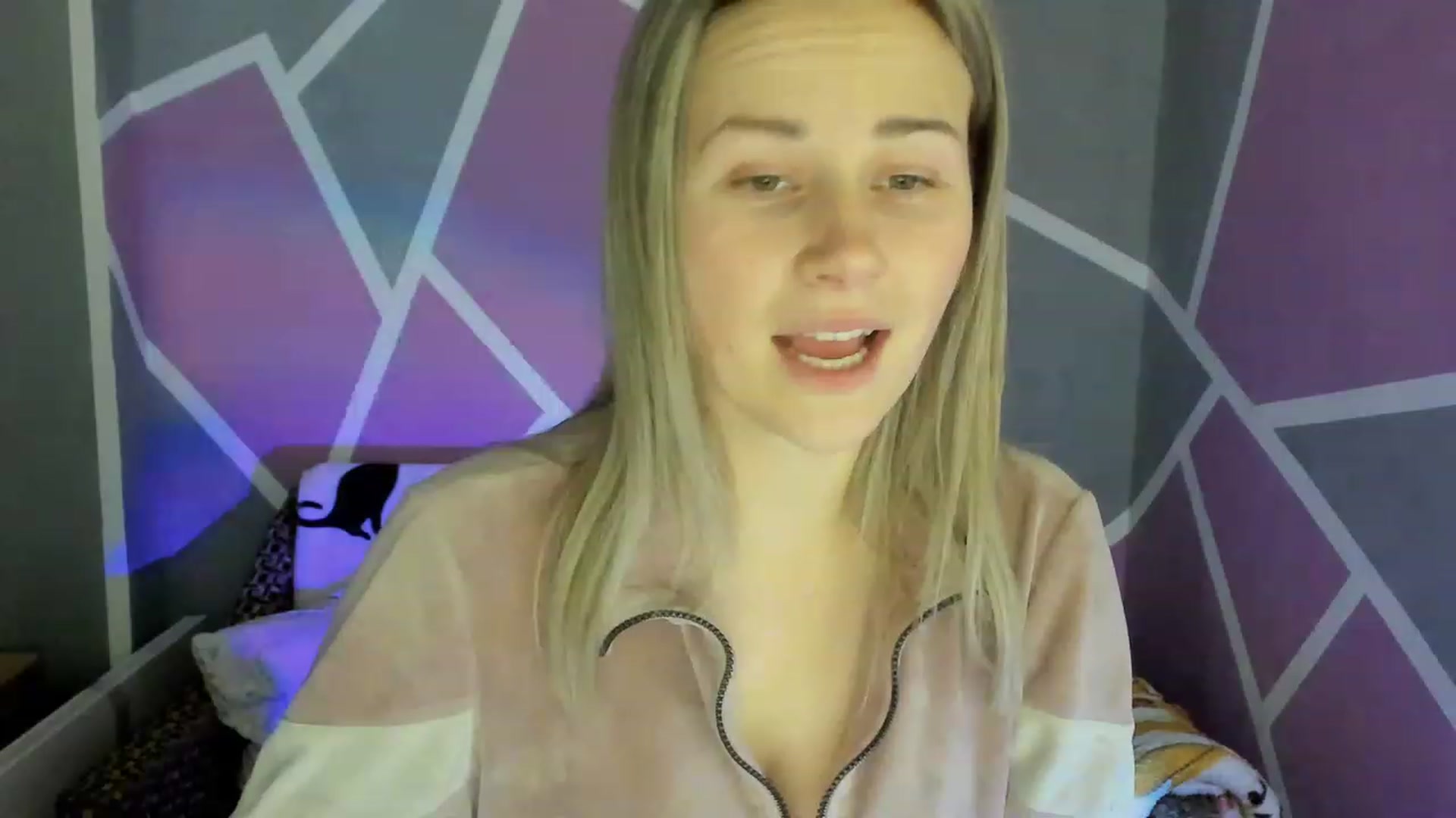 Gallery image thumbnail from Blondie_Star's myfreecams stream on, 12/20/2022, 15:46 image 2 of 20